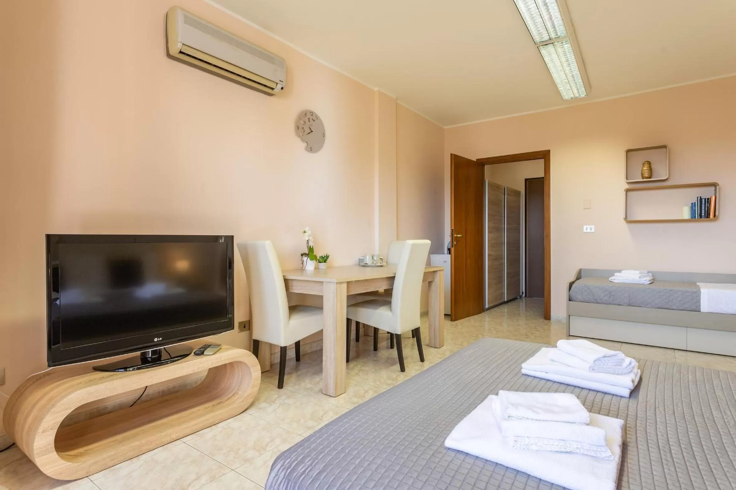 TV and multimedia, Bed in Residenze Su Planu