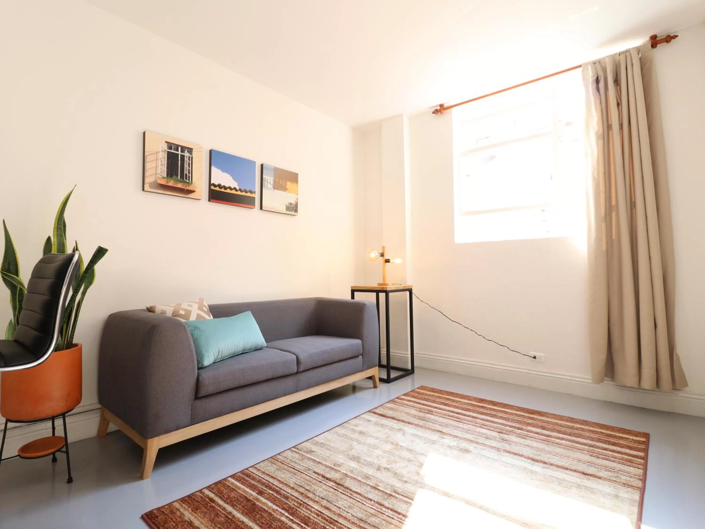Living room, Seating Area in 554 Apartments