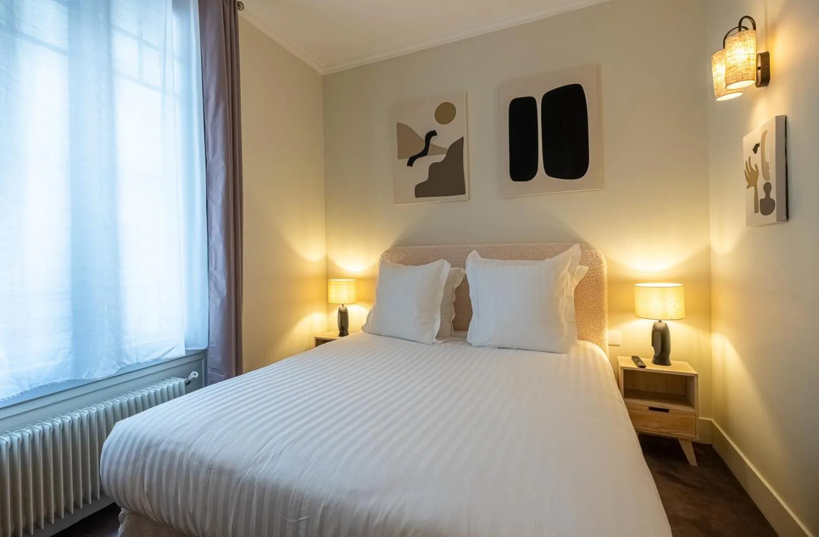 Bedroom, Bed in Makom Pereire