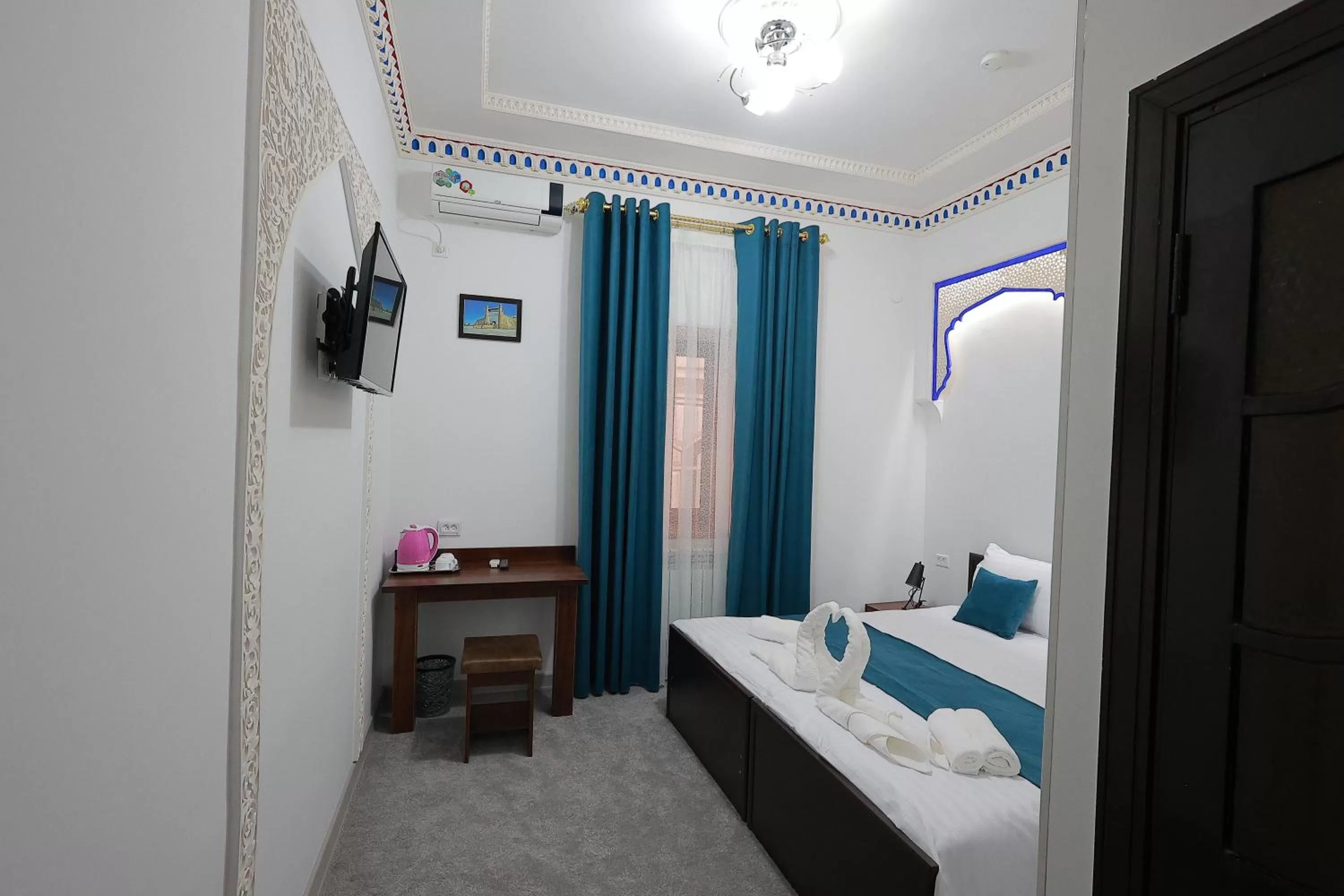 Bed in Jahangir Boutique Bukhara