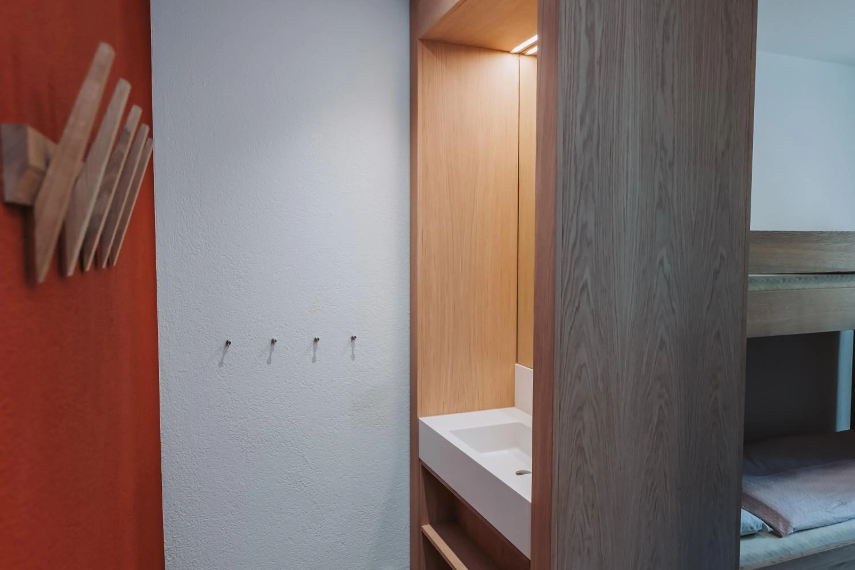 Bathroom, Bed in Montreux Youth Hostel