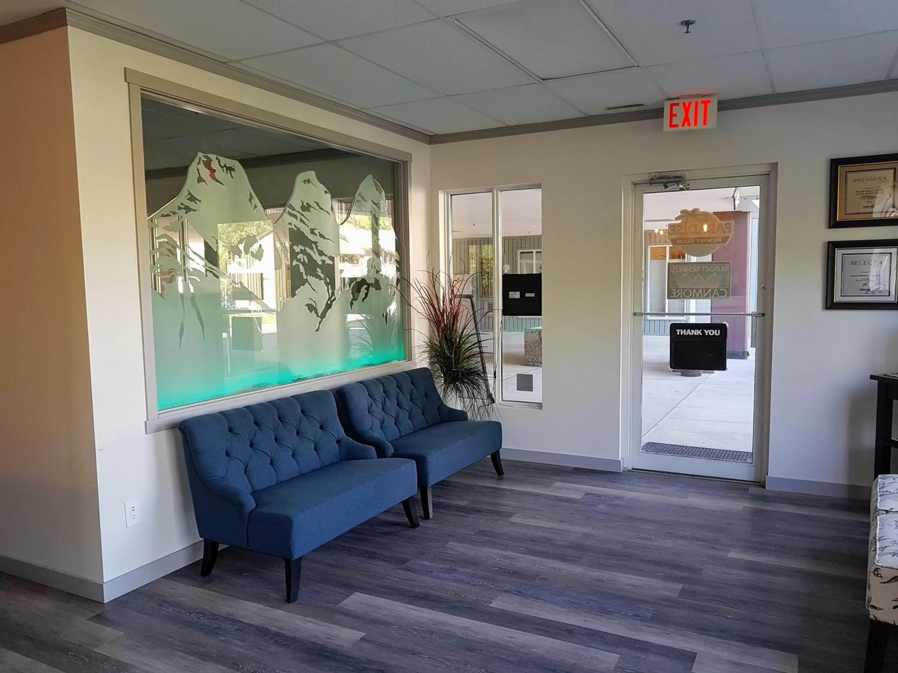 Lobby or reception in Sunset Resorts Canmore and Spa