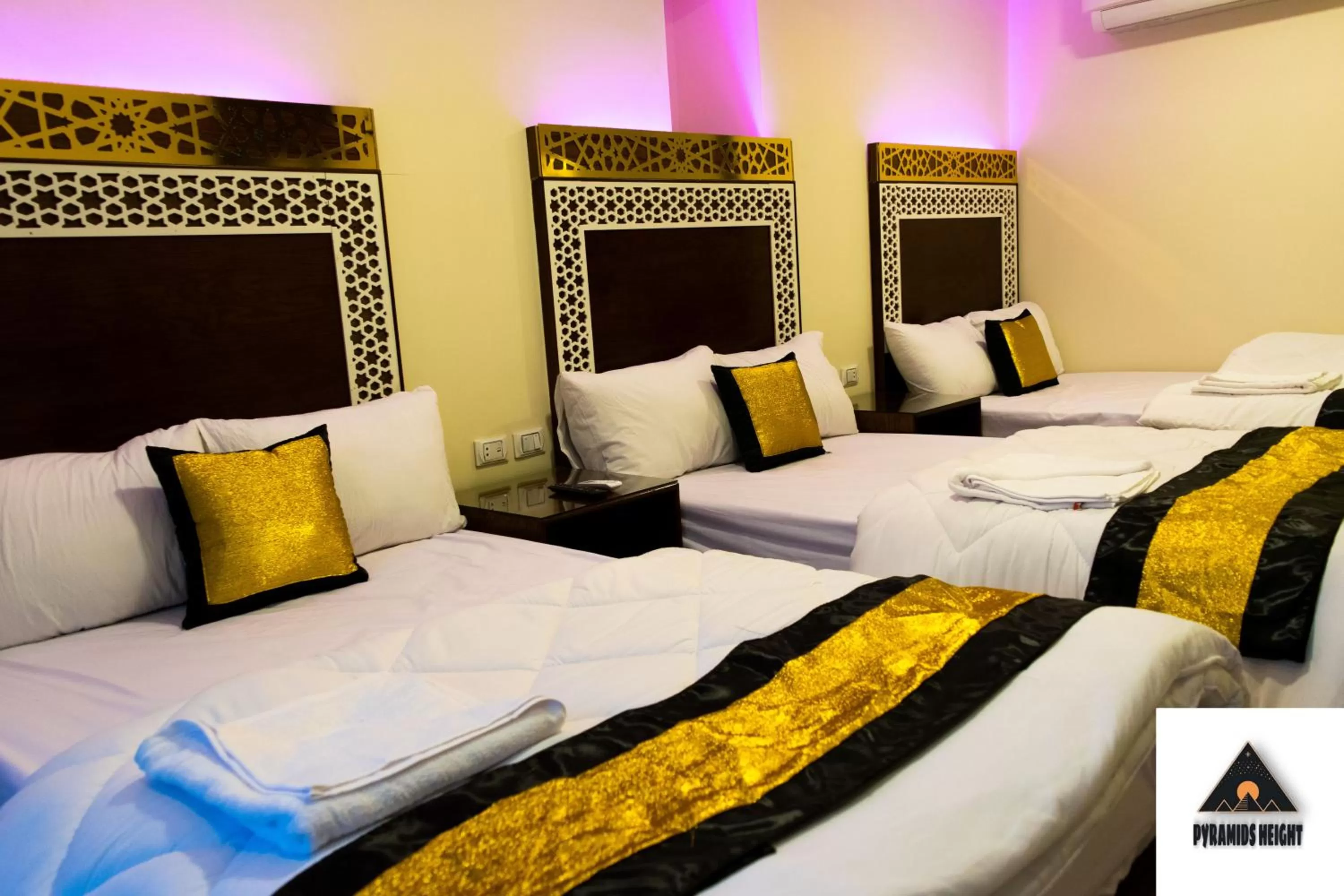 Bedroom, Bed in Pyramids Height Hotel & Pyramids Master Scene Rooftop