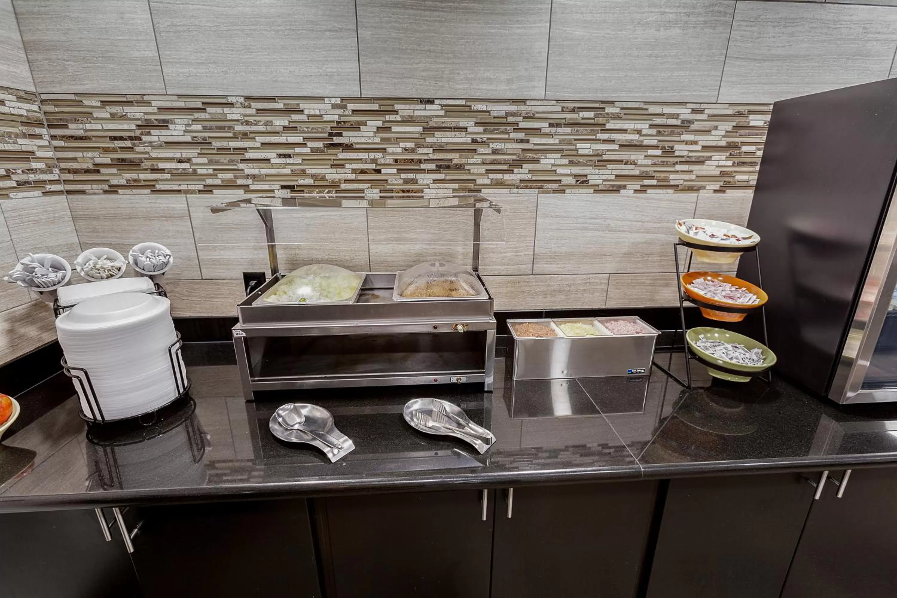 Food and drinks in La Quinta by Wyndham Clarksville