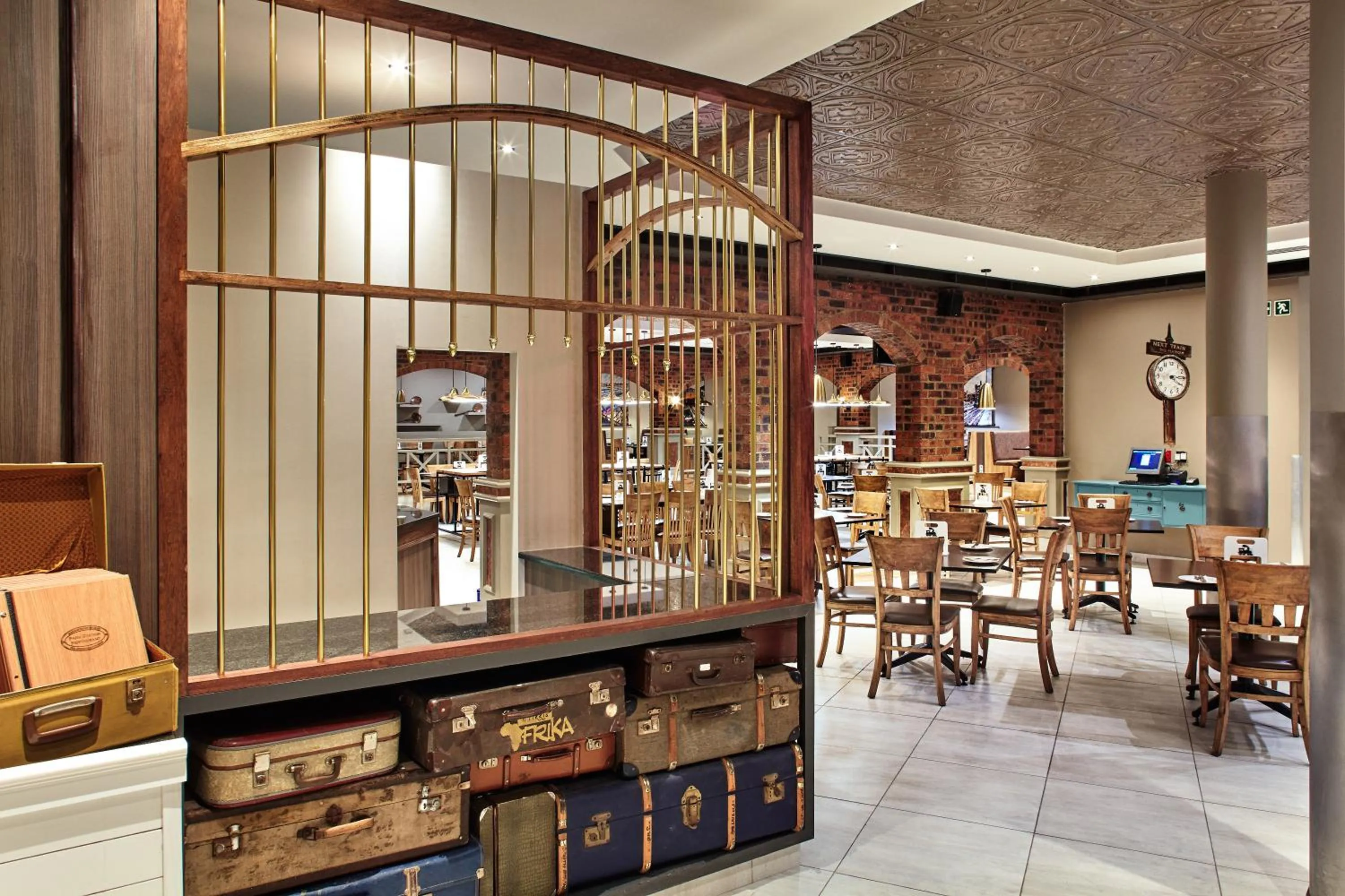 Restaurant/places to eat in Garden Court Milpark, Johannesburg