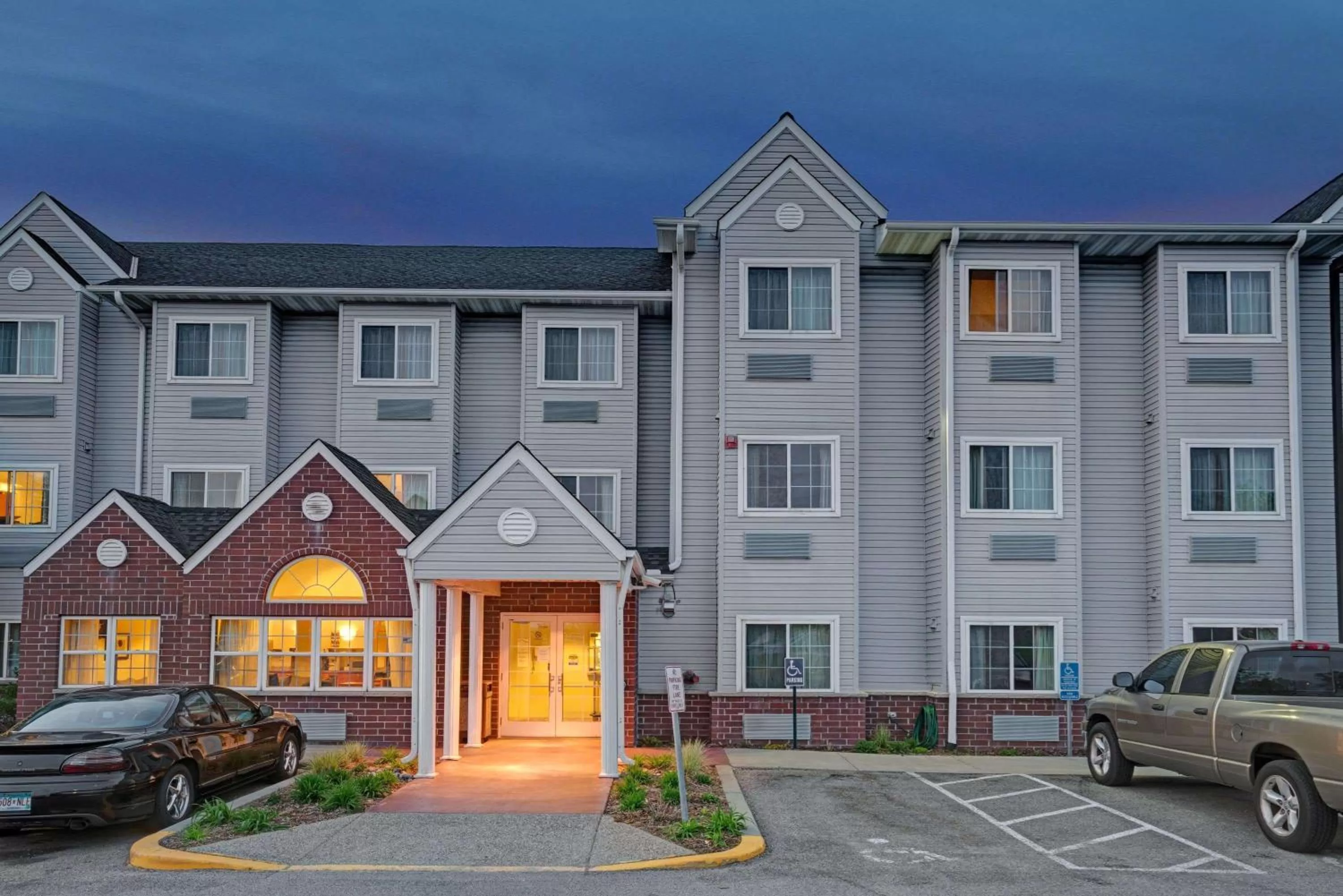 Property building in Microtel Inn and Suites - Inver Grove Heights
