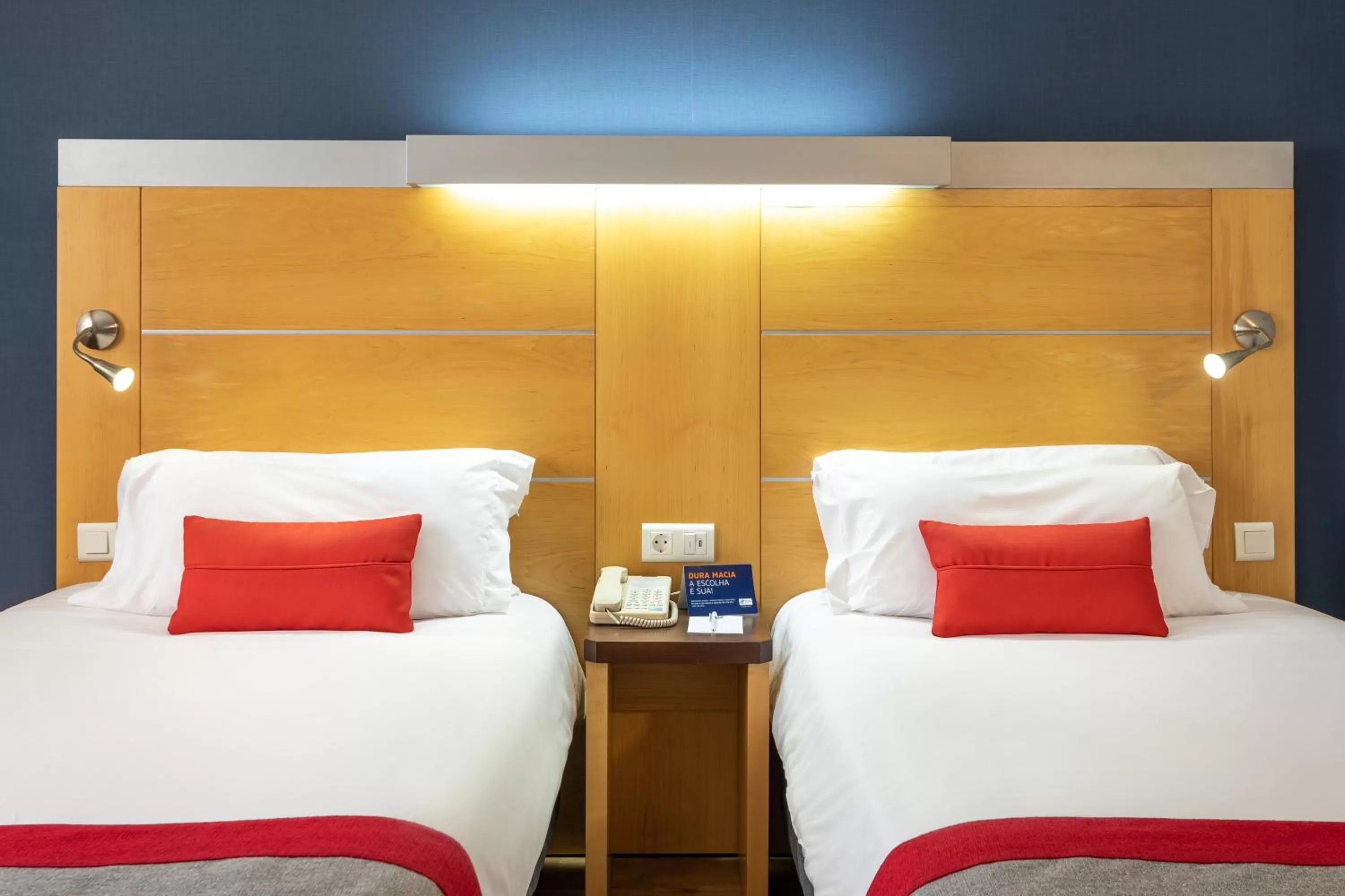 Bed in Holiday Inn Express Lisbon-Oeiras by IHG