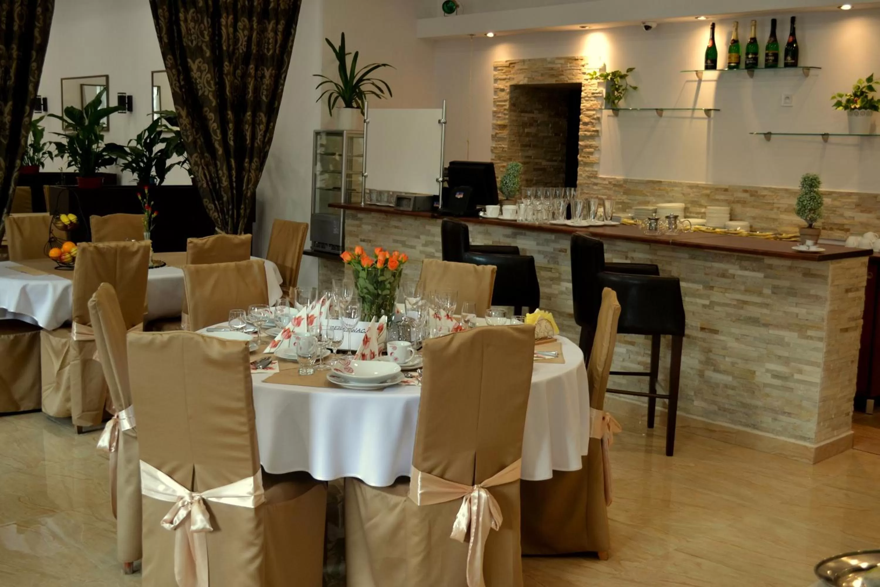 Restaurant/places to eat in Hotel Piast