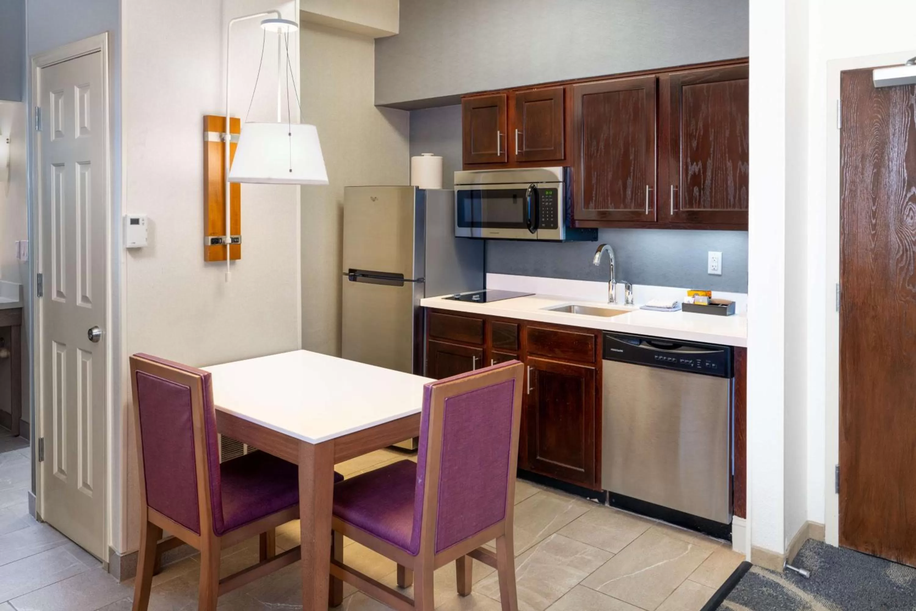 Kitchen or kitchenette in Homewood Suites Memphis Germantown