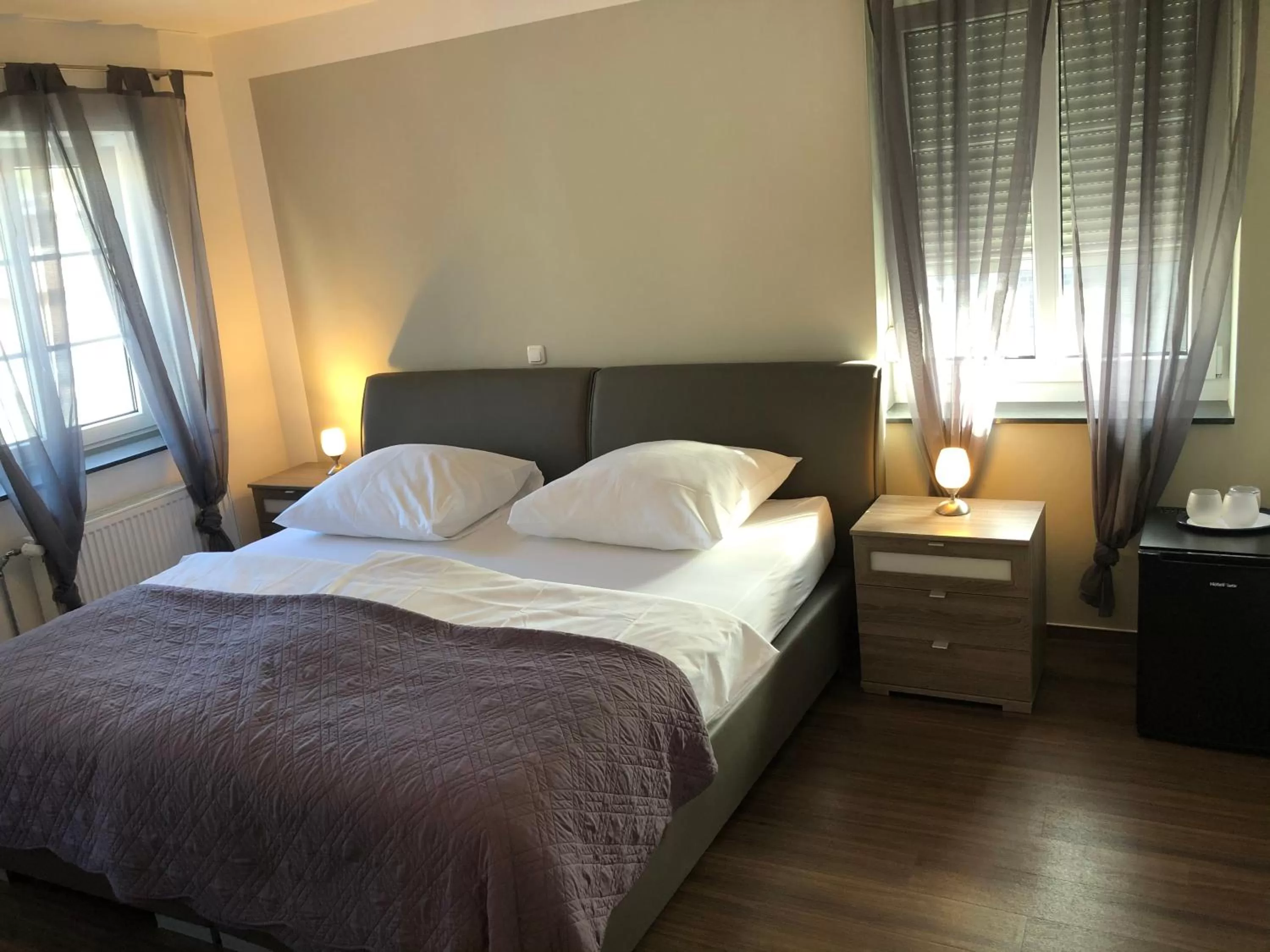 Bed in Hotel Restaurant Dalmacija