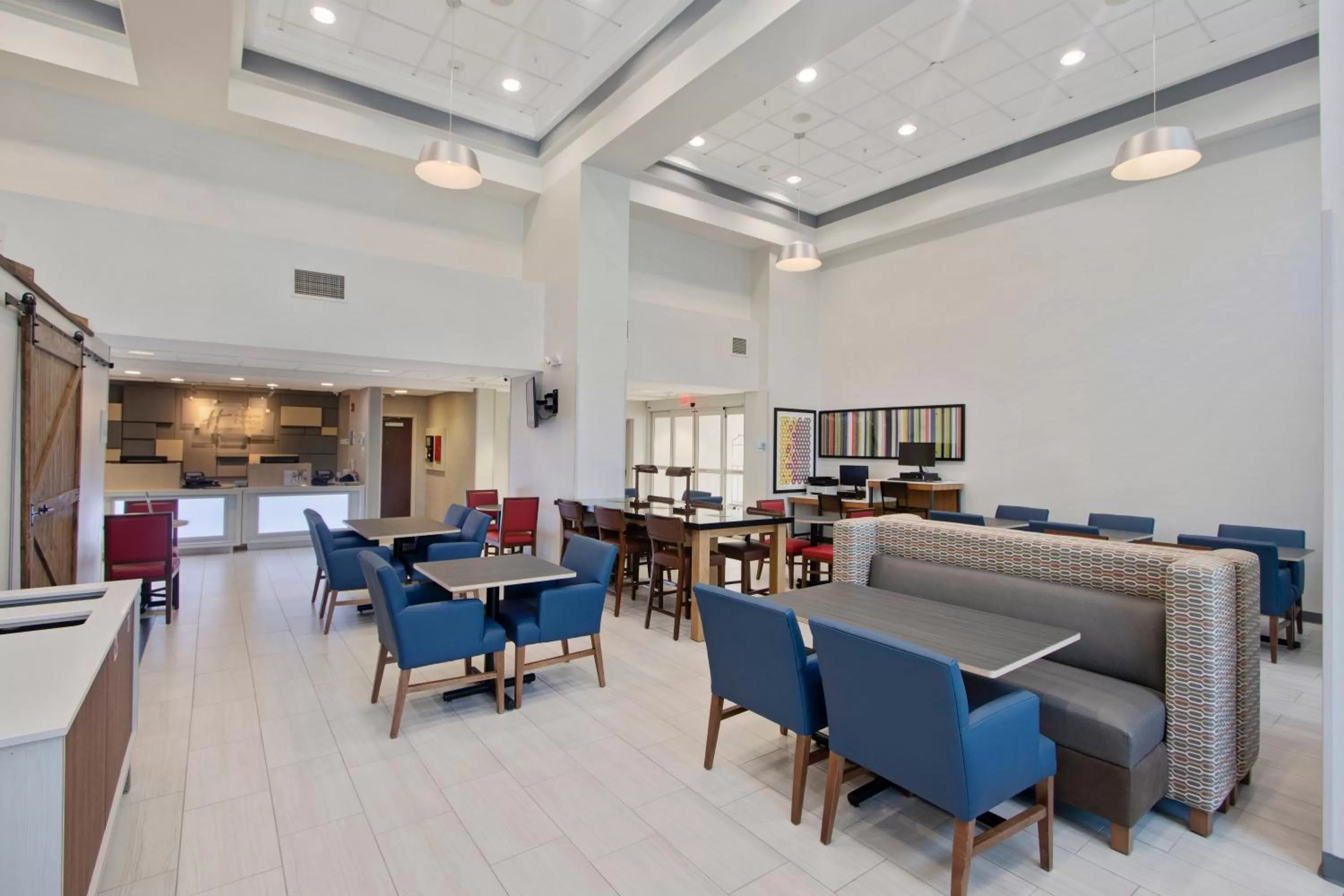 Breakfast in Holiday Inn Express Hotel & Suites Orlando - Apopka, an IHG Hotel