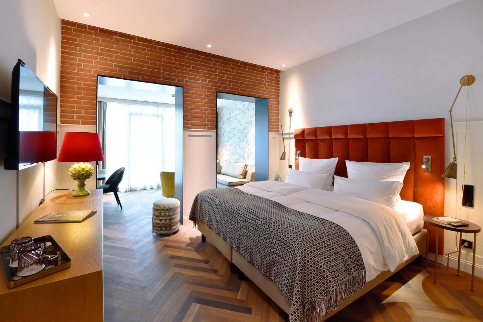 Bedroom, Bed in Das James