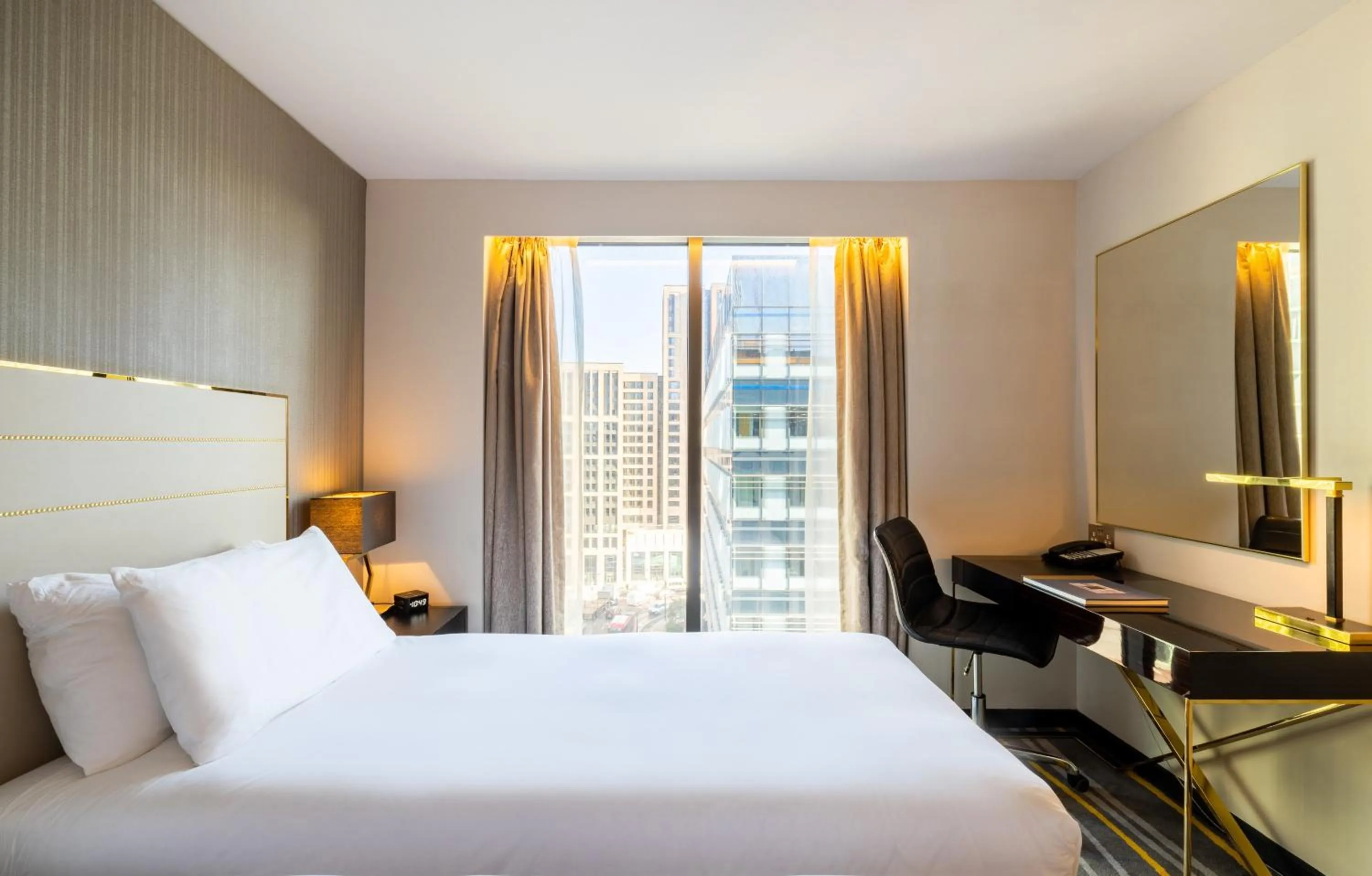 Bed in Hotel Saint London