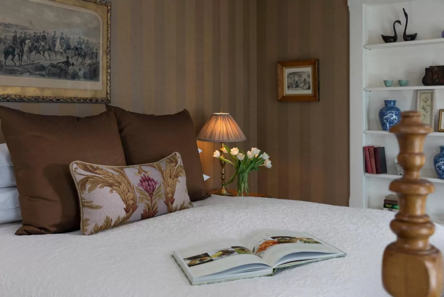 Bed in Jackson House Inn