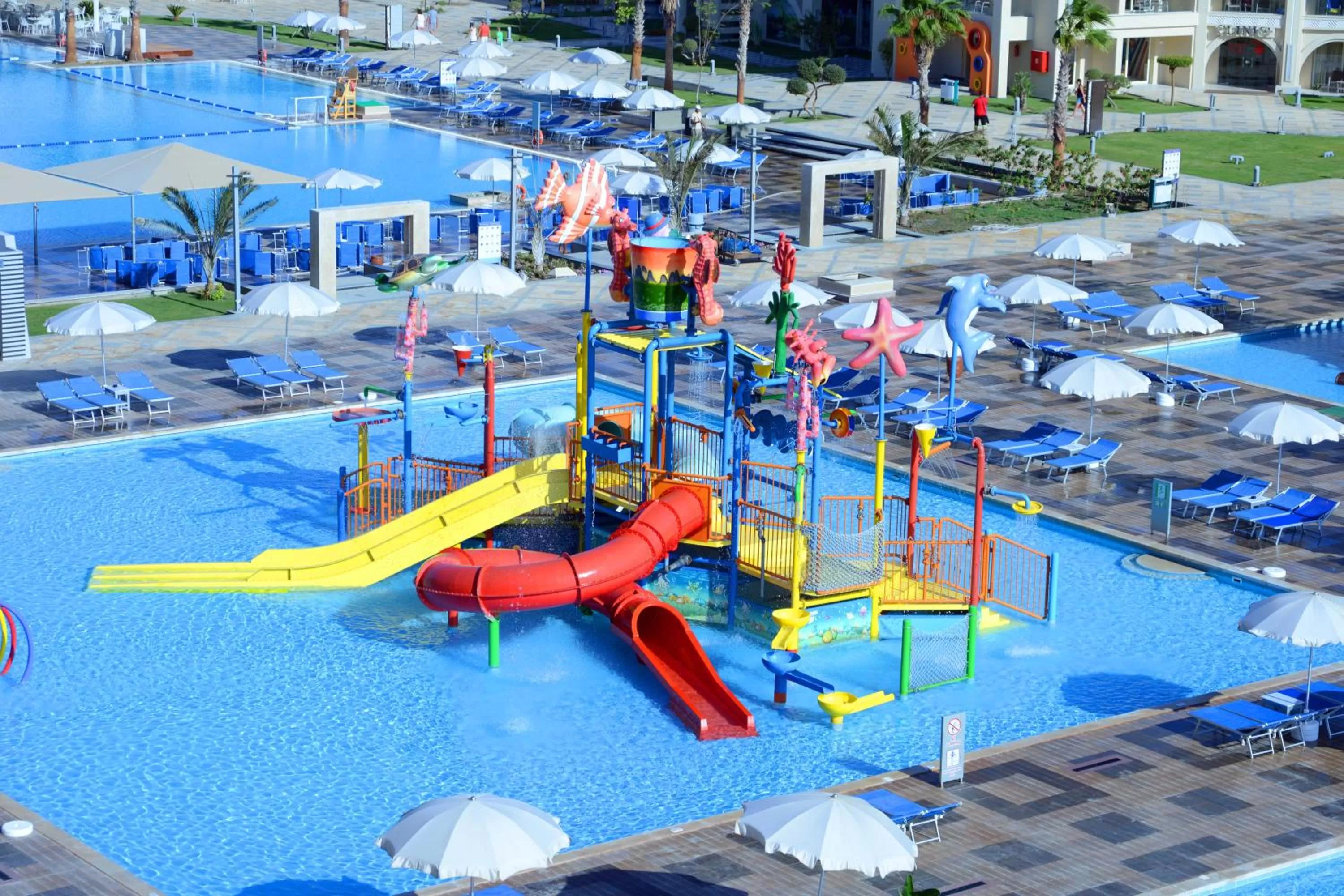 Swimming pool in Pickalbatros White Beach Resort - Hurghada