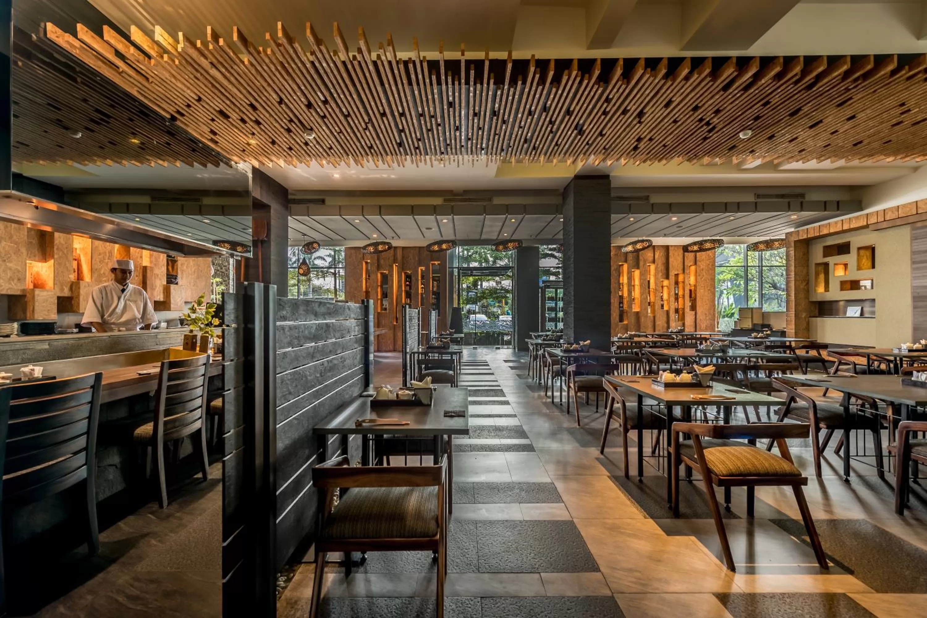 Restaurant/places to eat in Holiday Inn Cikarang Jababeka by IHG