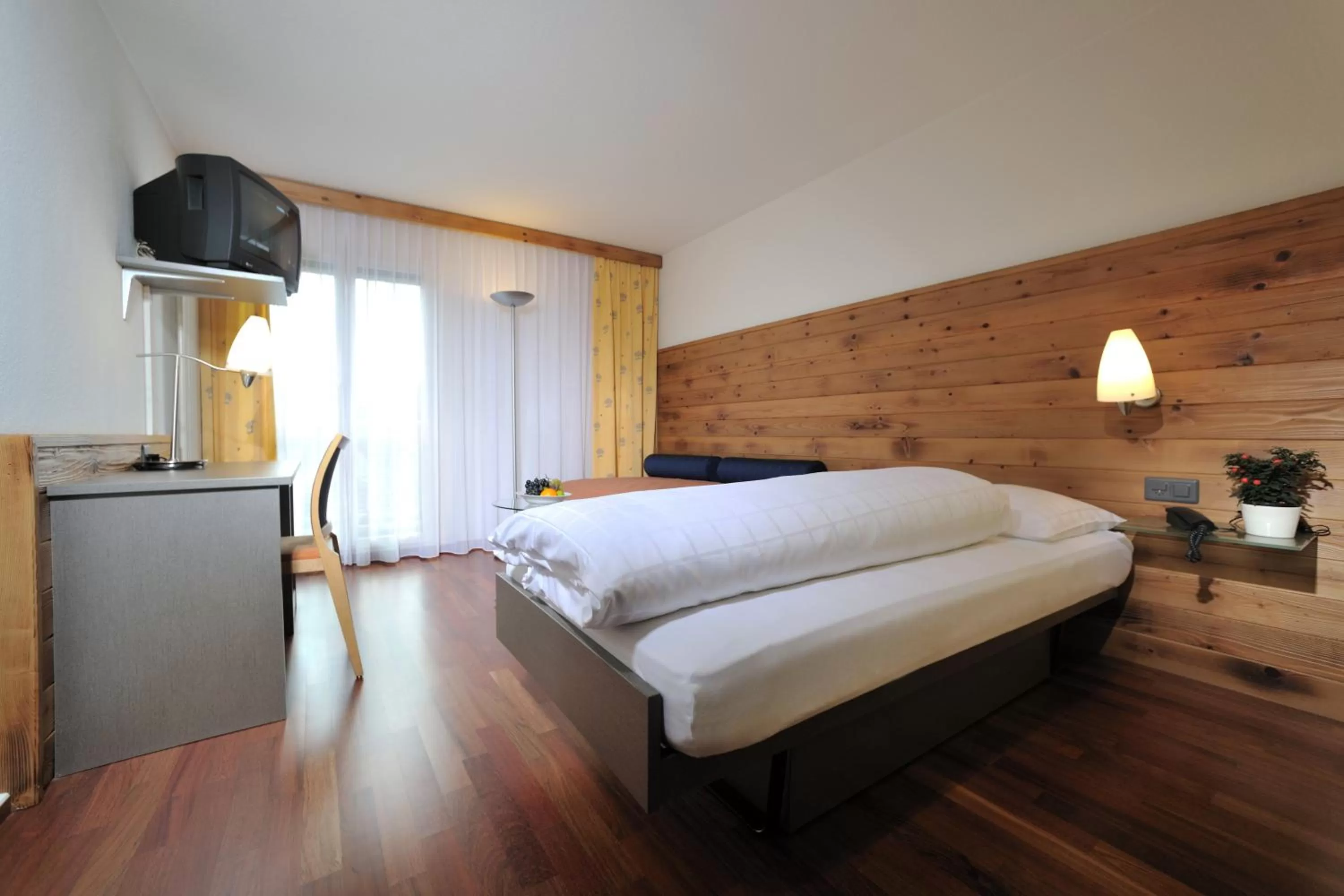 Photo of the whole room, Bed in SEELANDHOTEL Weisses Kreuz