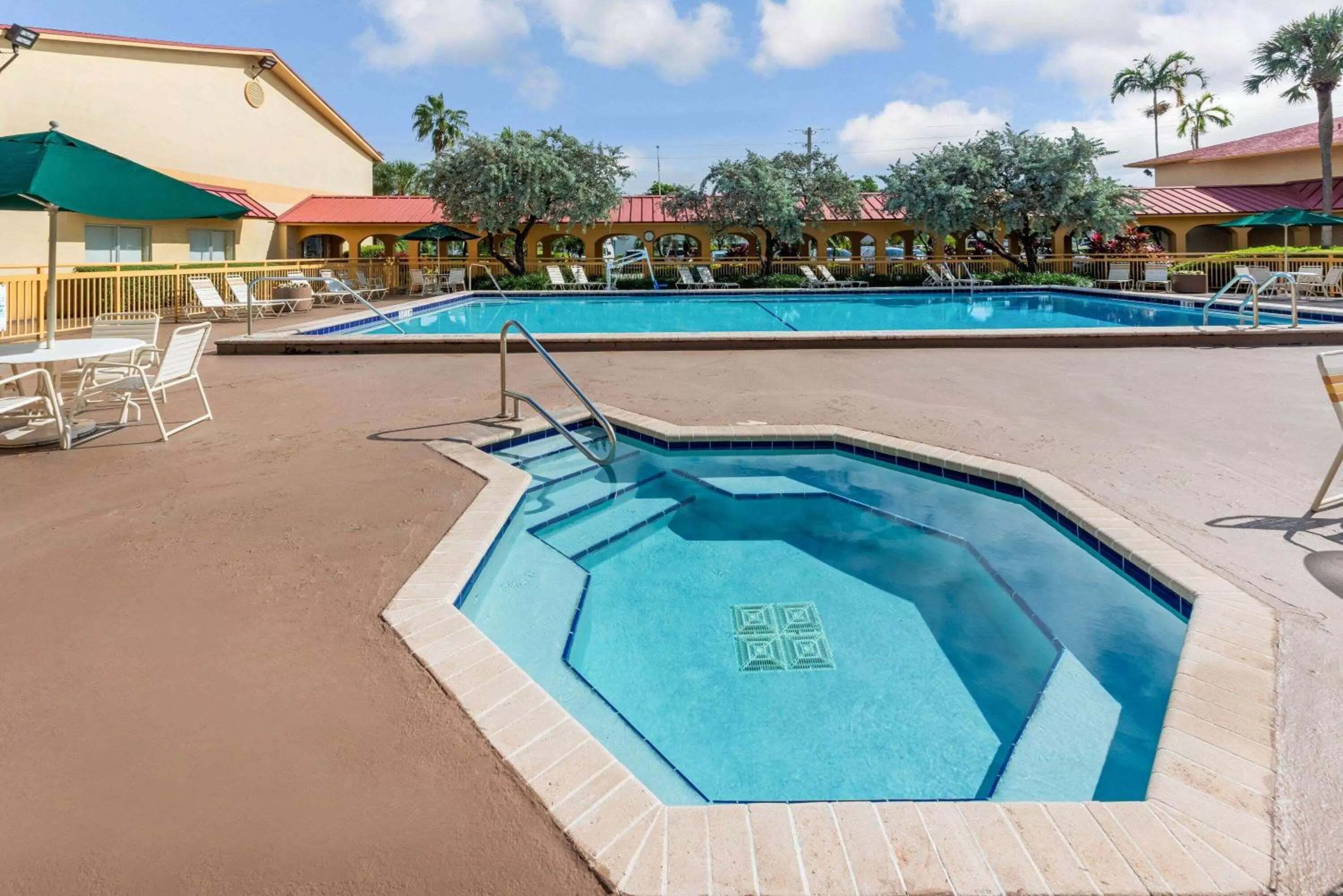 Hot Tub in La Quinta by Wyndham Fort Lauderdale Pompano Beach