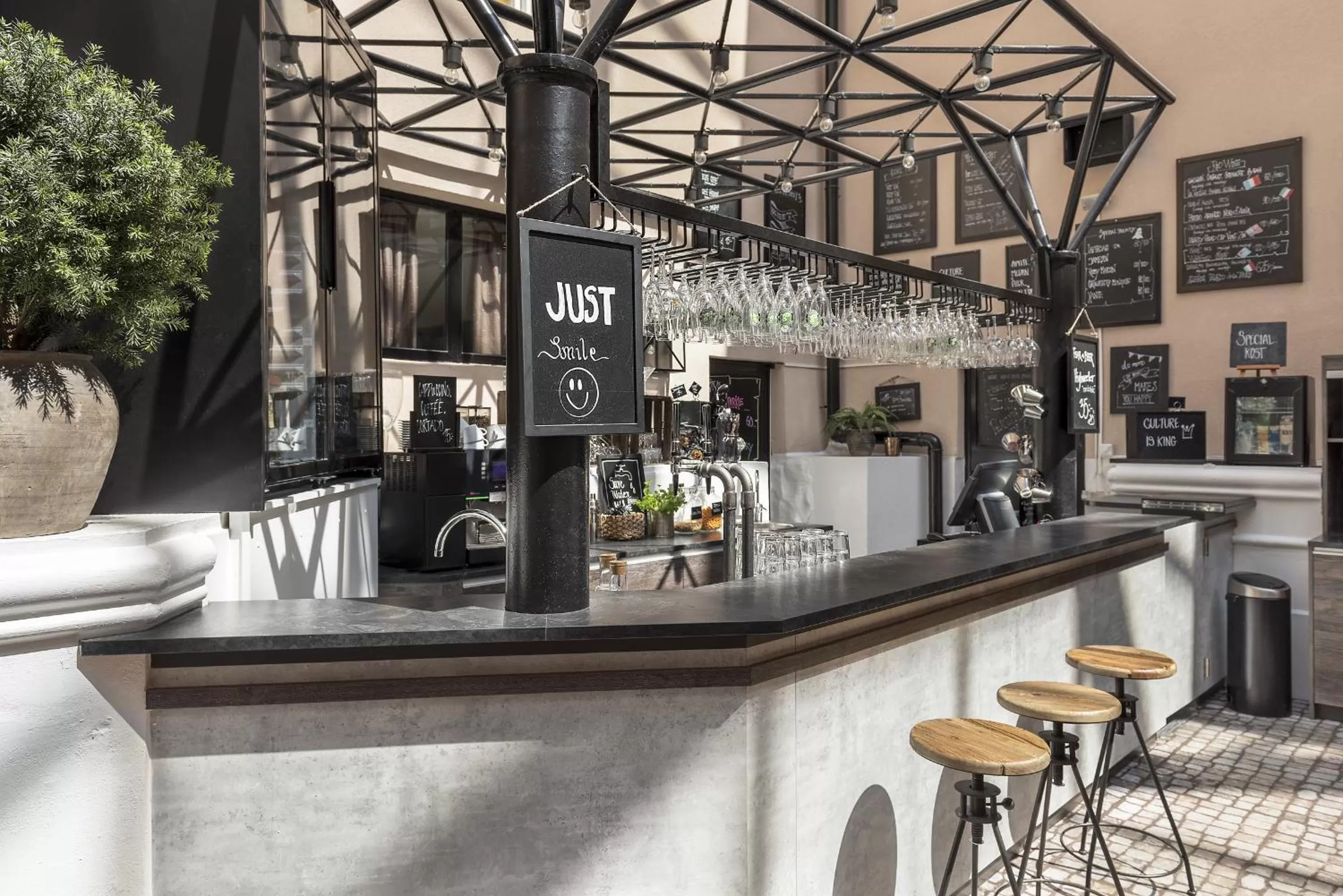 Lounge or bar in Home Hotel Victoria