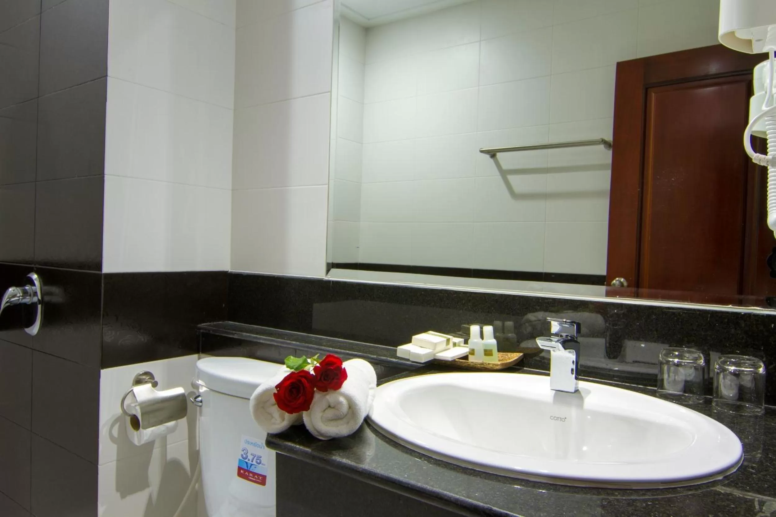 Bathroom in Rose Emerald Hotel