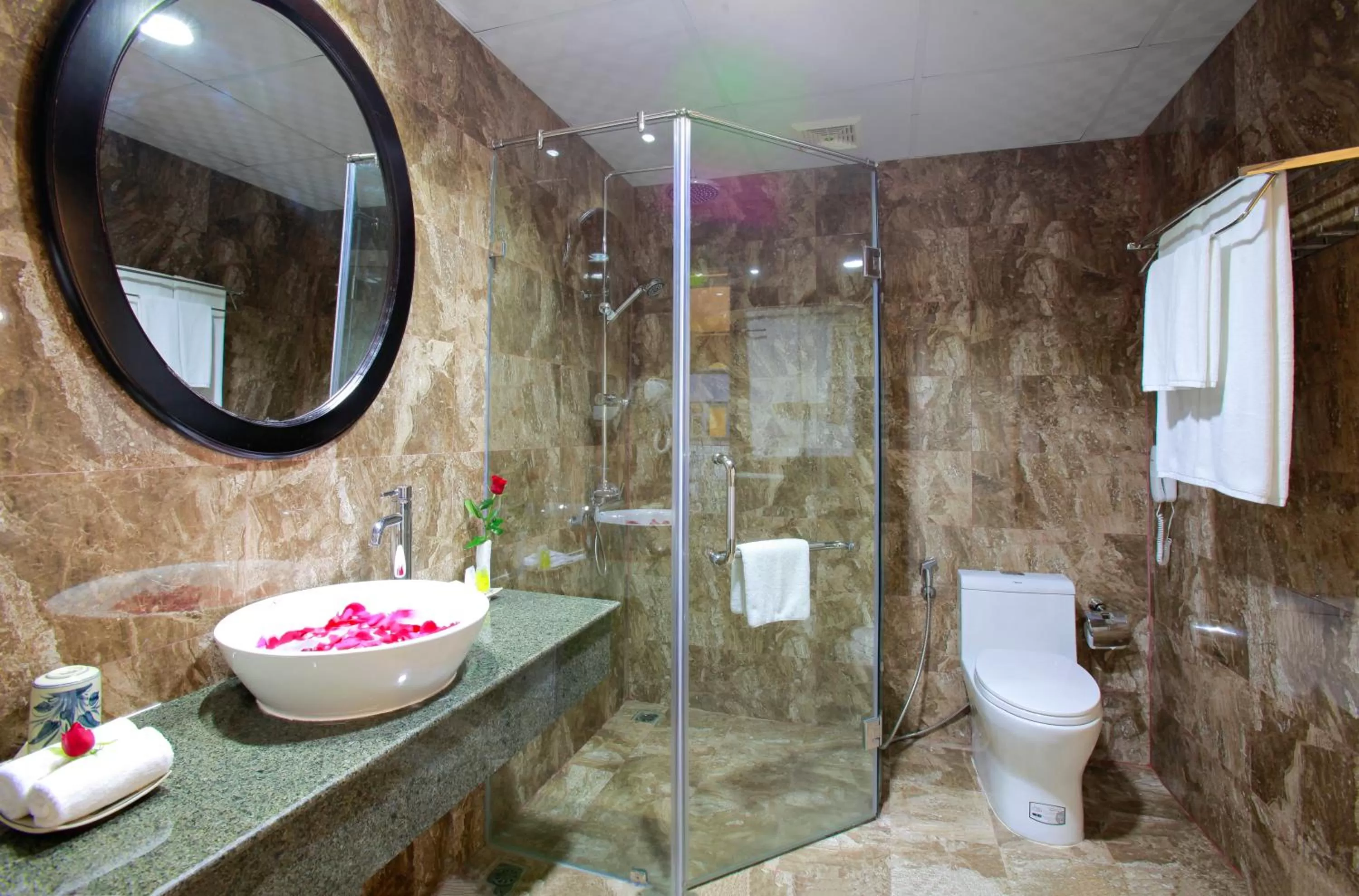 Shower in Hoian Sincerity Hotel & Spa