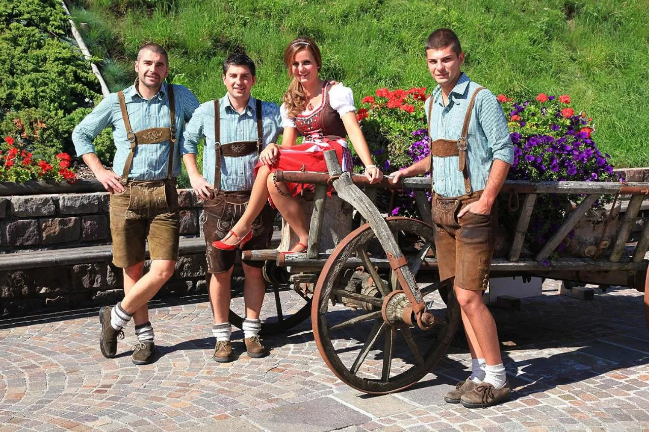 Staff in Garnì Ladin