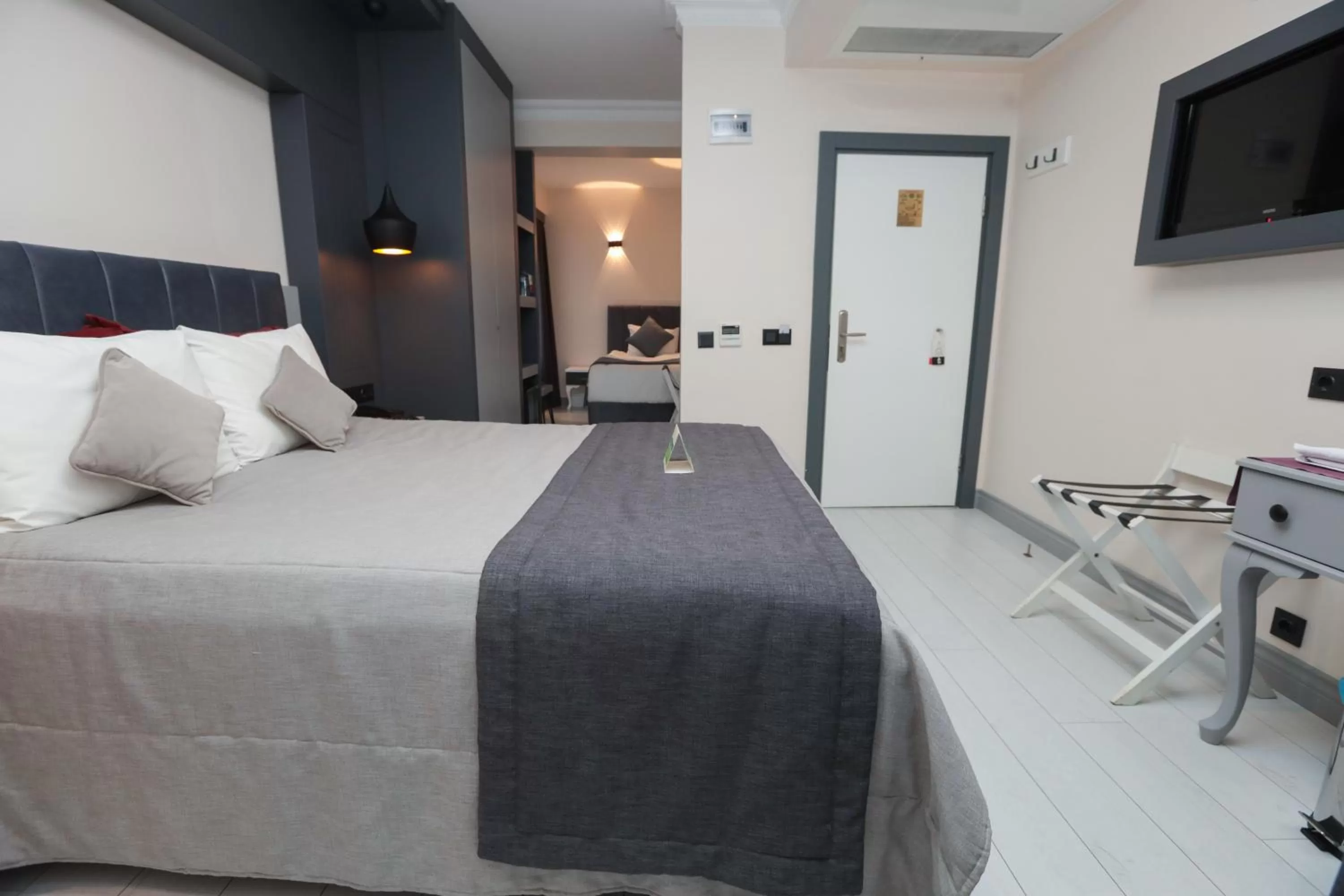 Bed in Skalion Hotel