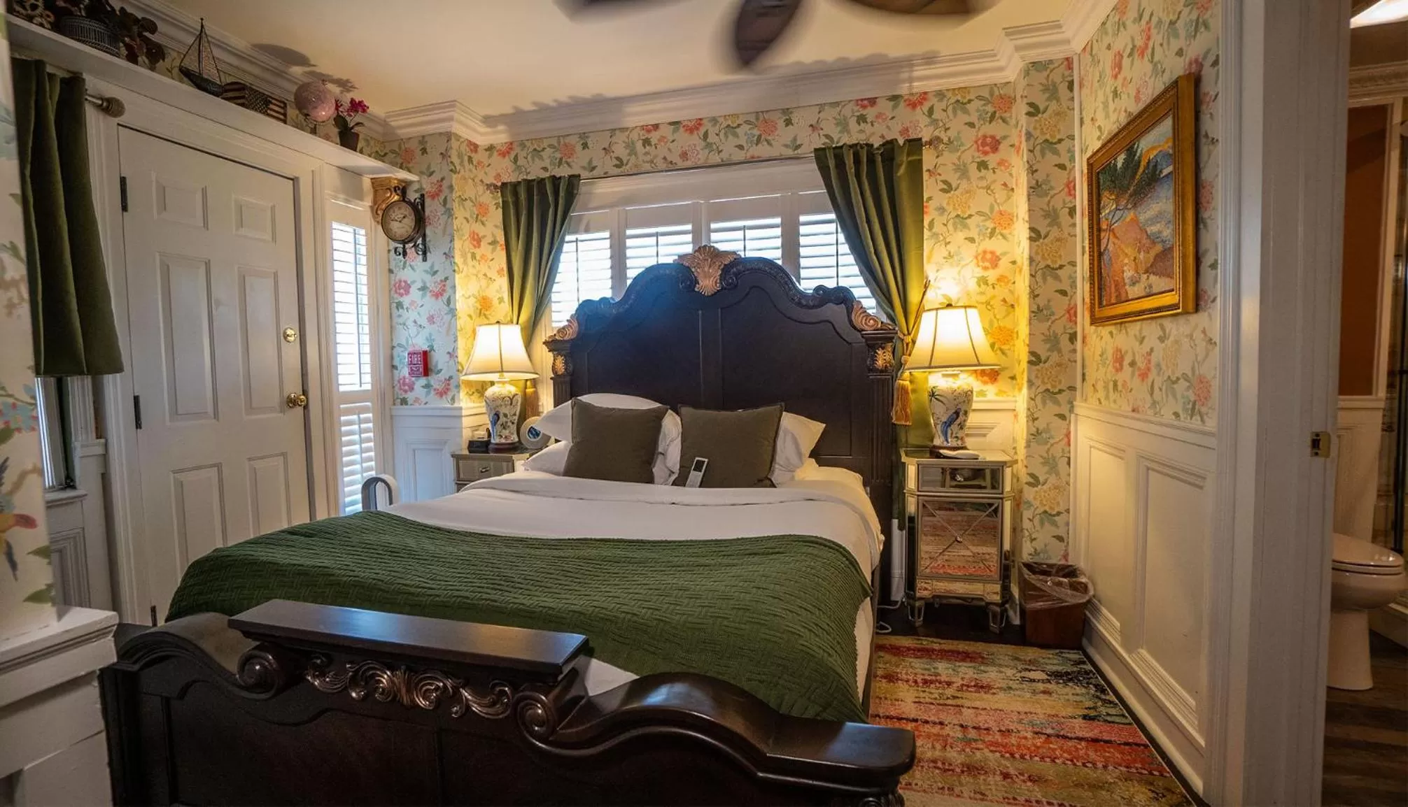 Bed in Casablanca Inn on the Bay