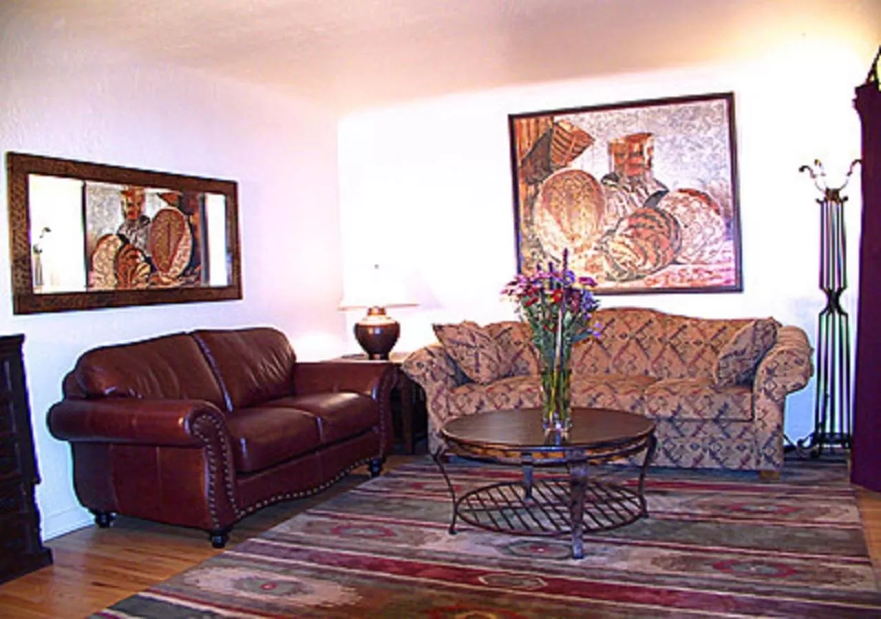 Living room in Casas de Suenos Old Town Historic Inn, an Ascend Collection Hotel