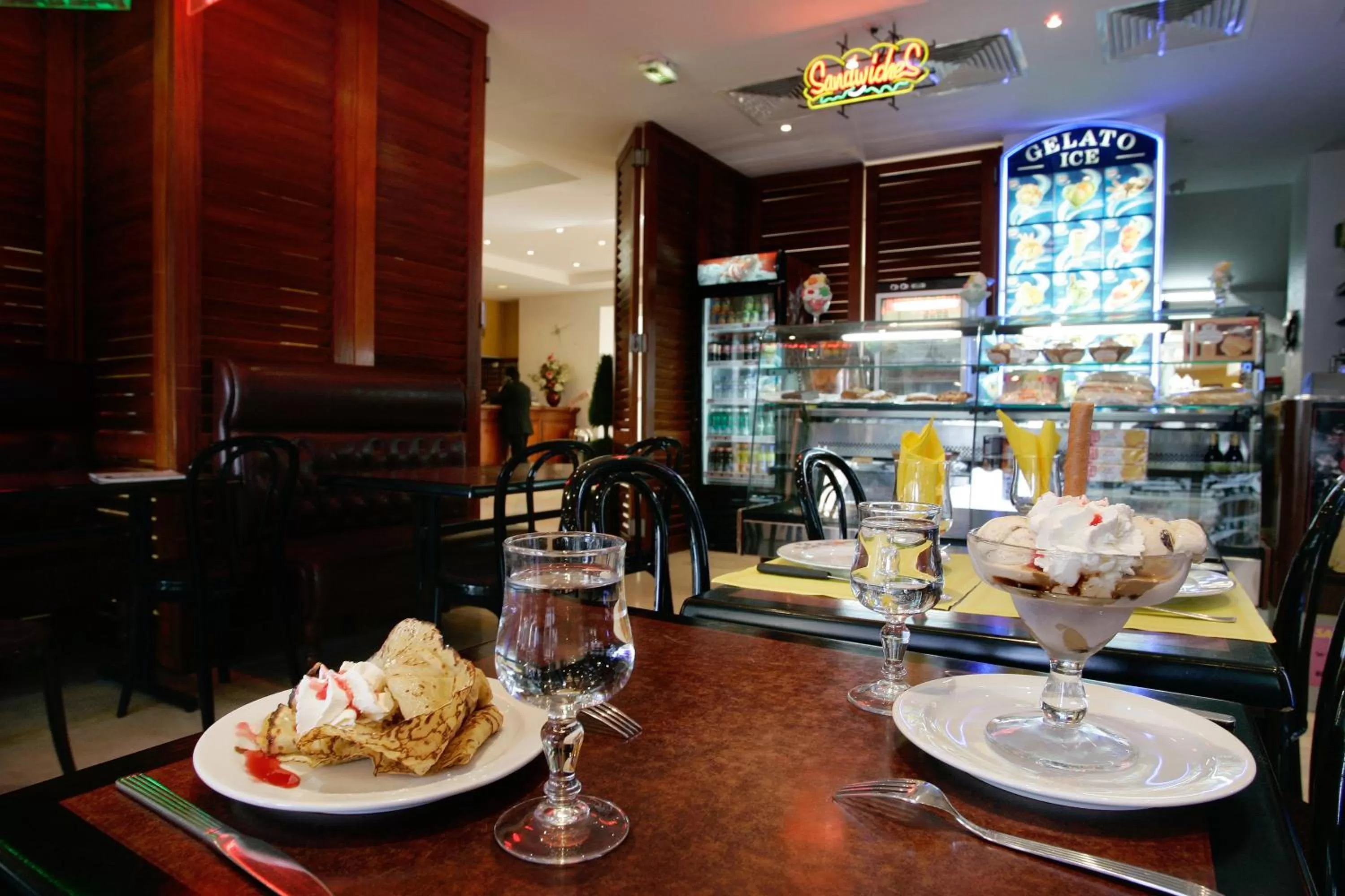 Restaurant/places to eat in Hôtel Saint Sauveur