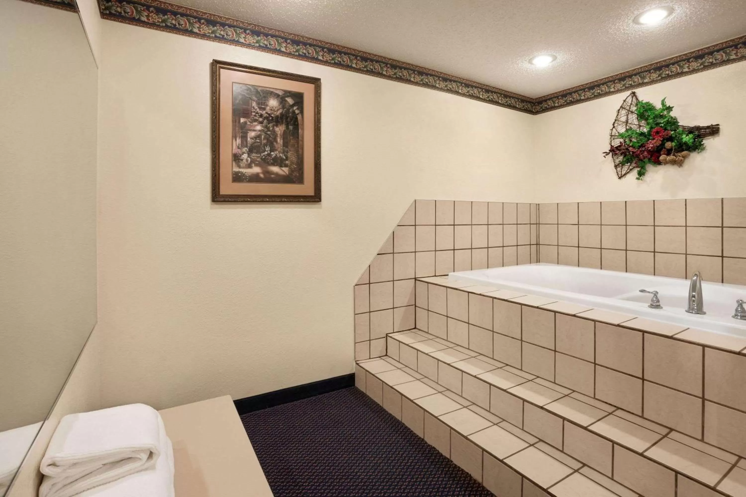 Photo of the whole room in Travelodge by Wyndham Fort Scott