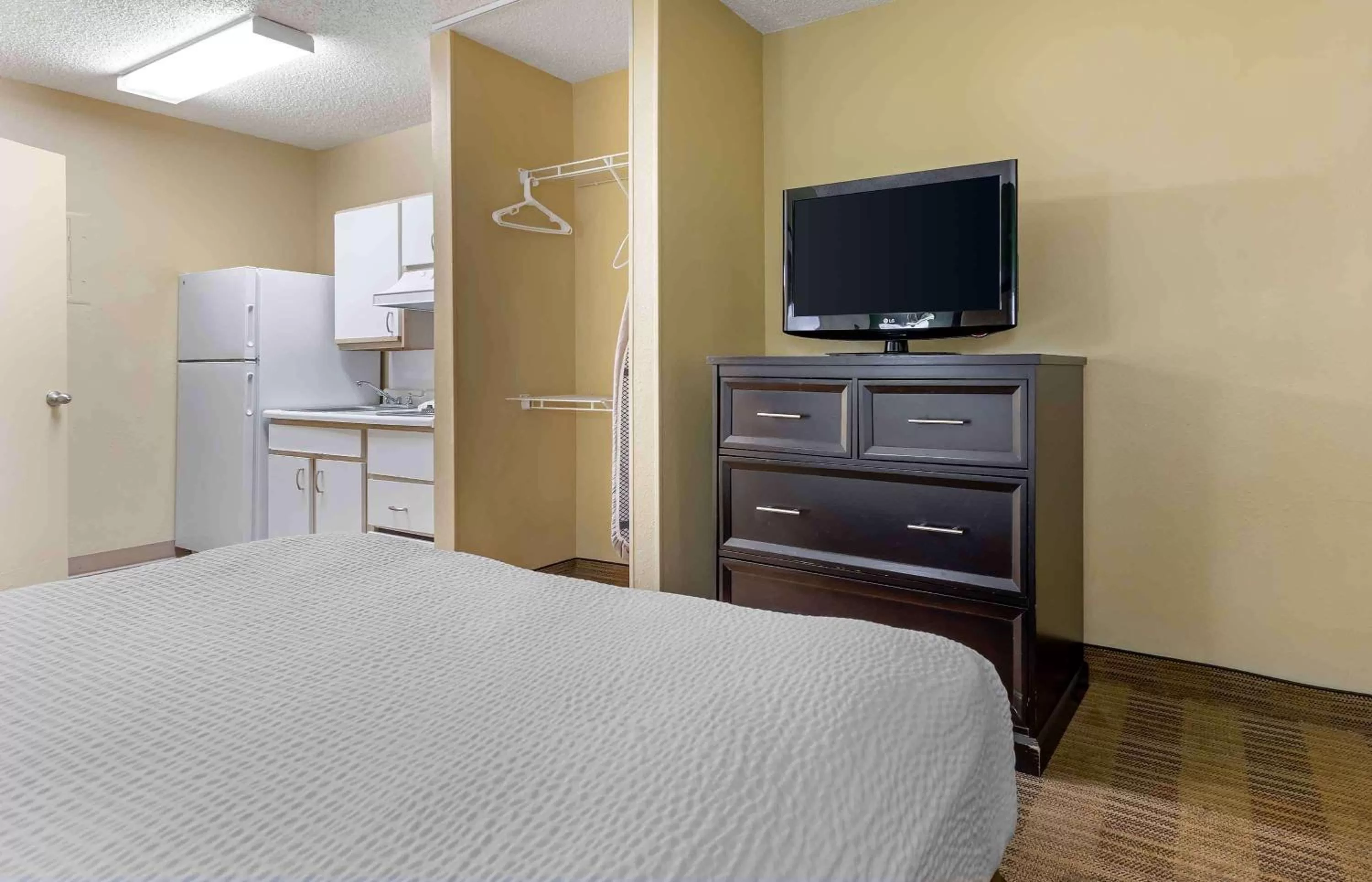 Bedroom, Bed in Extended Stay America Select Suites - Denver - Aurora South