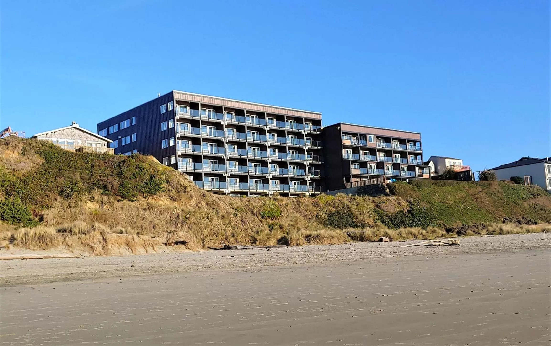 Property building in Starfish Manor Oceanfront Hotel