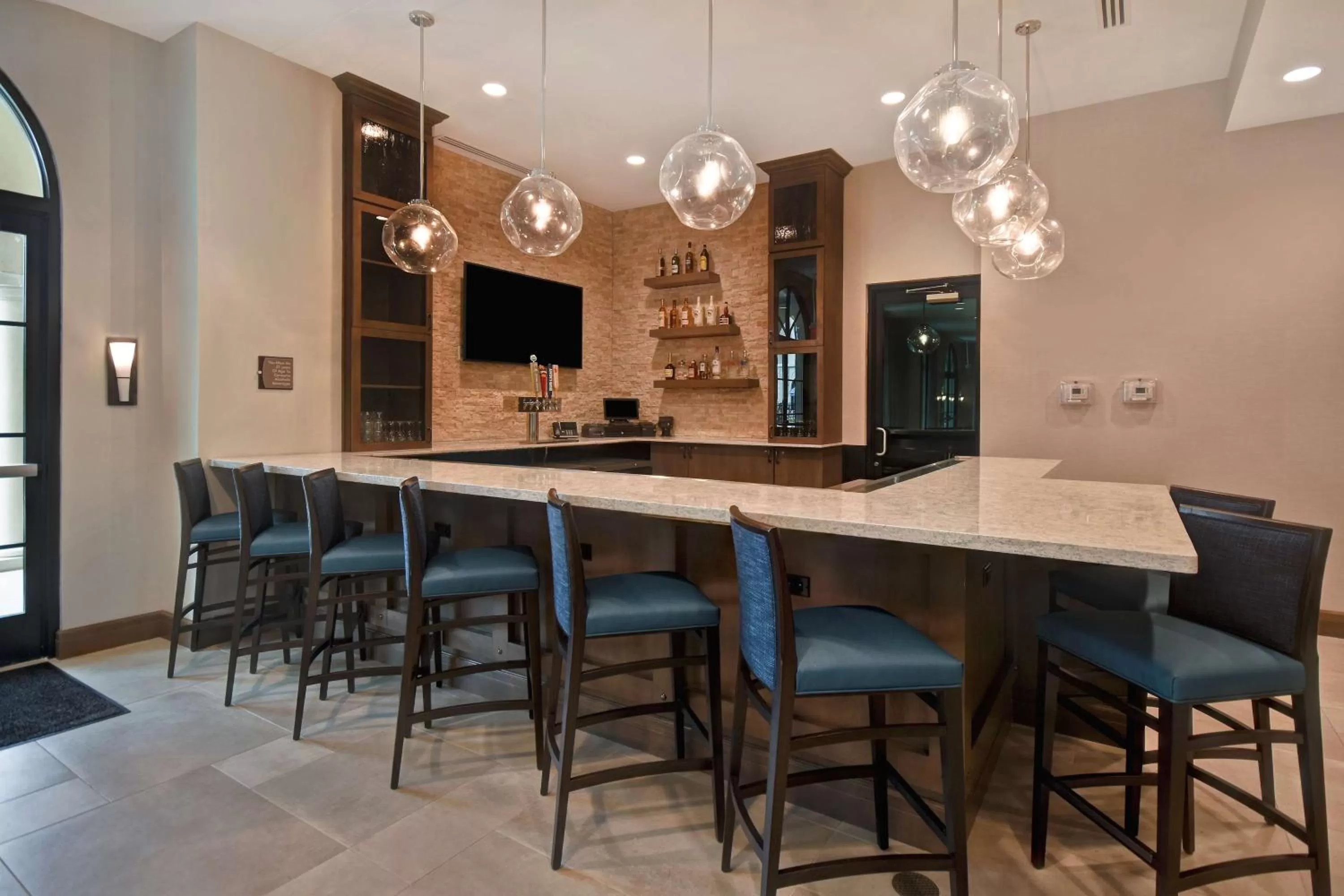 Lounge or bar in Homewood Suites By Hilton Orlando Flamingo Crossings, Fl