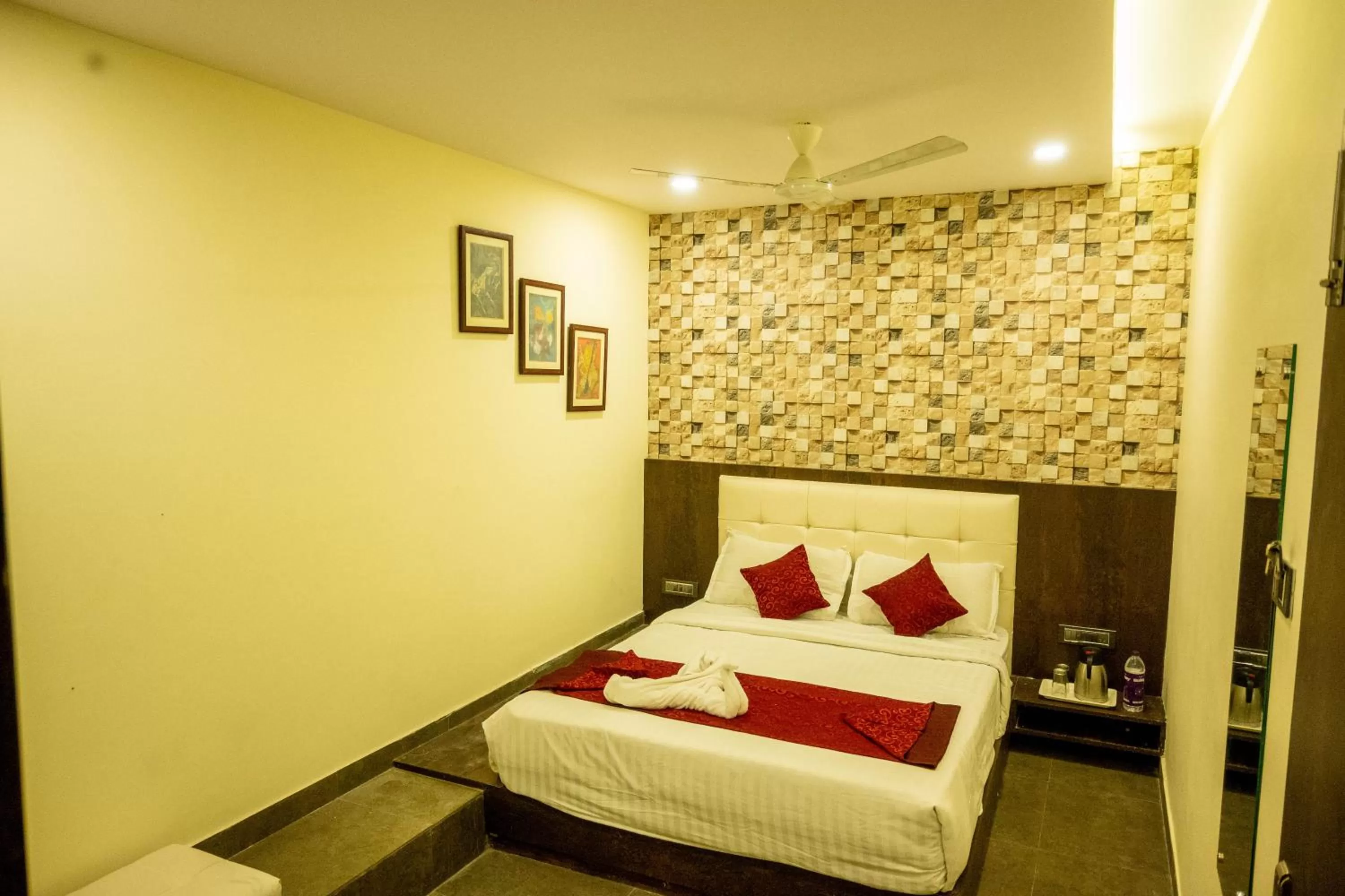 Bedroom in Vinayak Bhavan By Vinayak Hotels