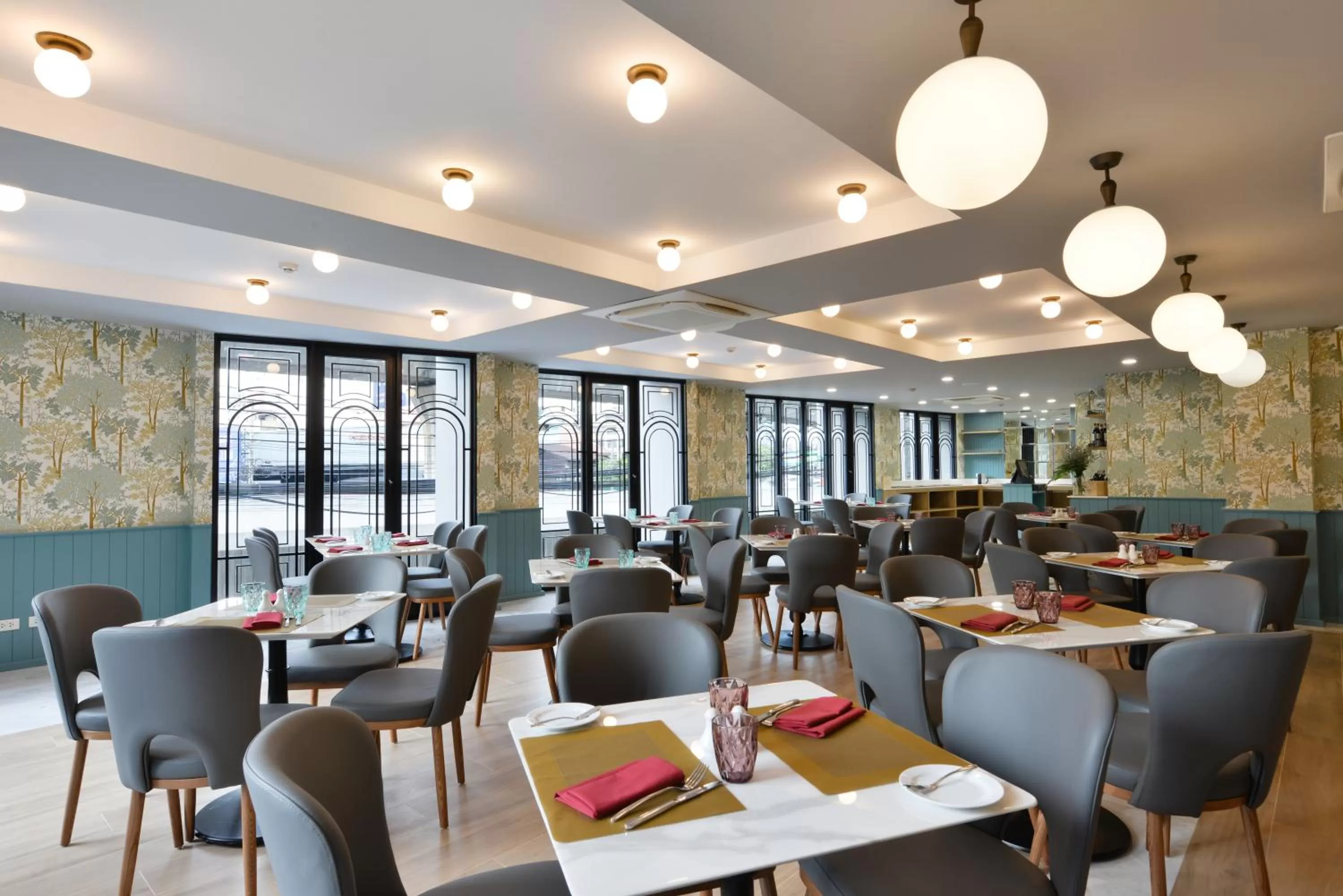 Restaurant/places to eat in Oakwood Hotel & Residence Bangkok