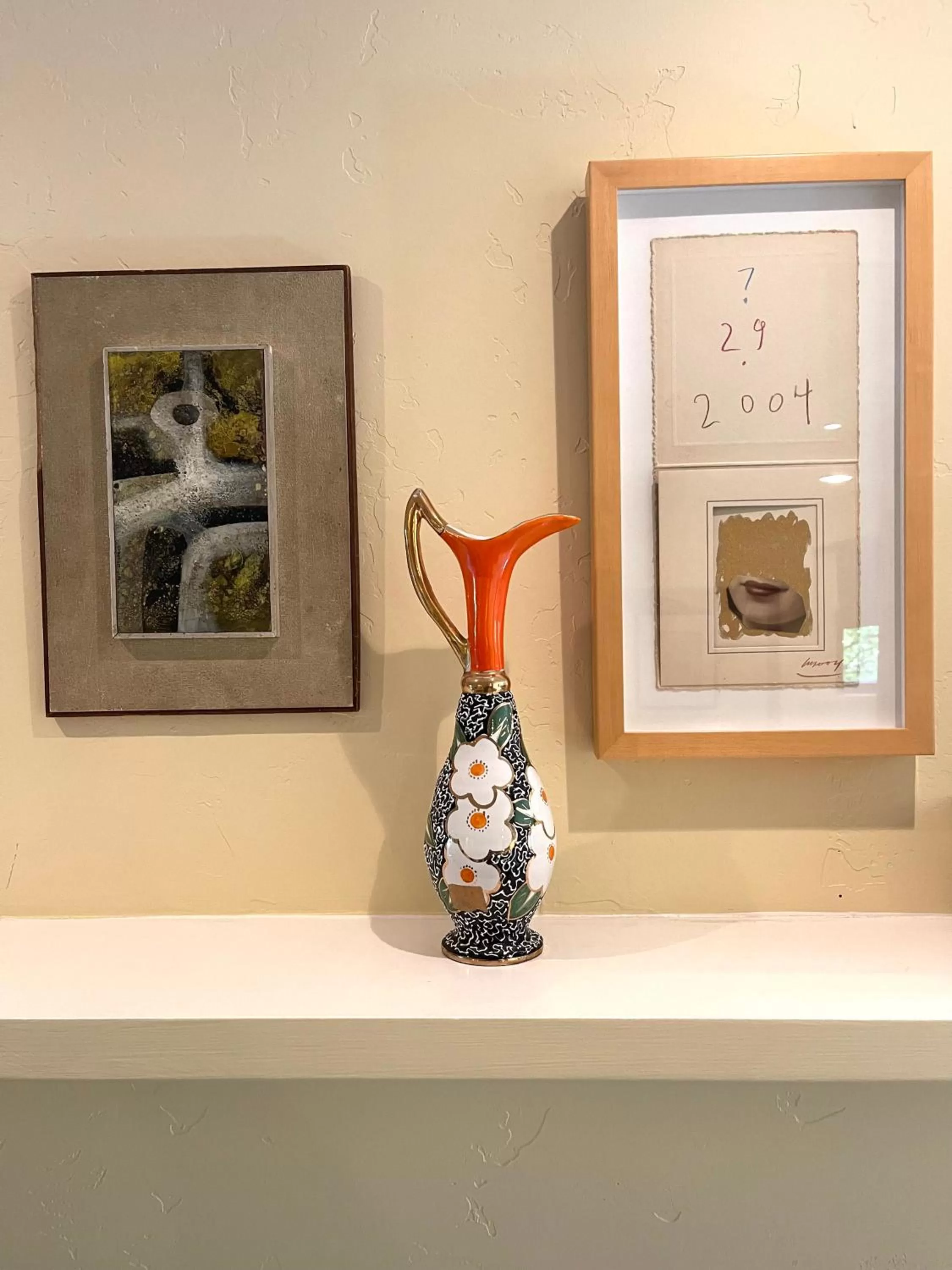 Decorative detail in Inn Paradiso