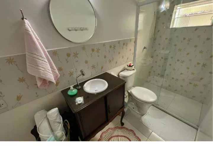 Bathroom in Suítes para fins de semana