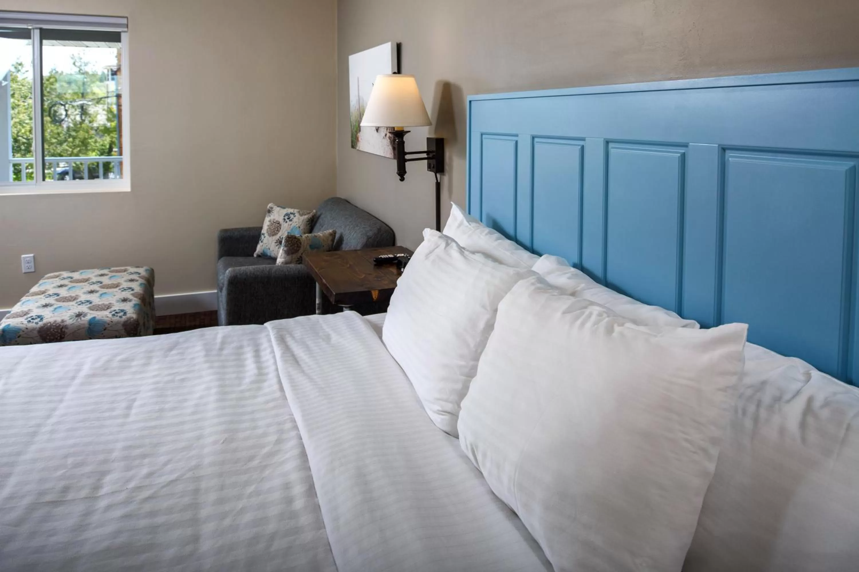 Bedroom, Bed in Julie's Park Cafe & Motel