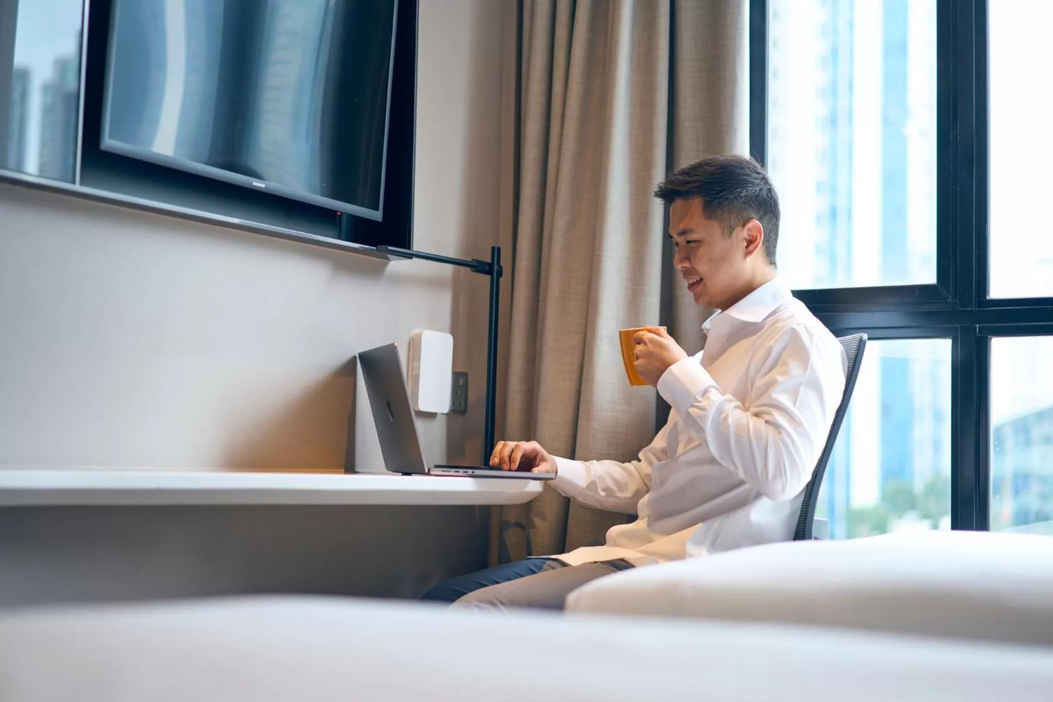 Photo of the whole room, Bed in Holiday Inn Express Singapore Serangoon by IHG