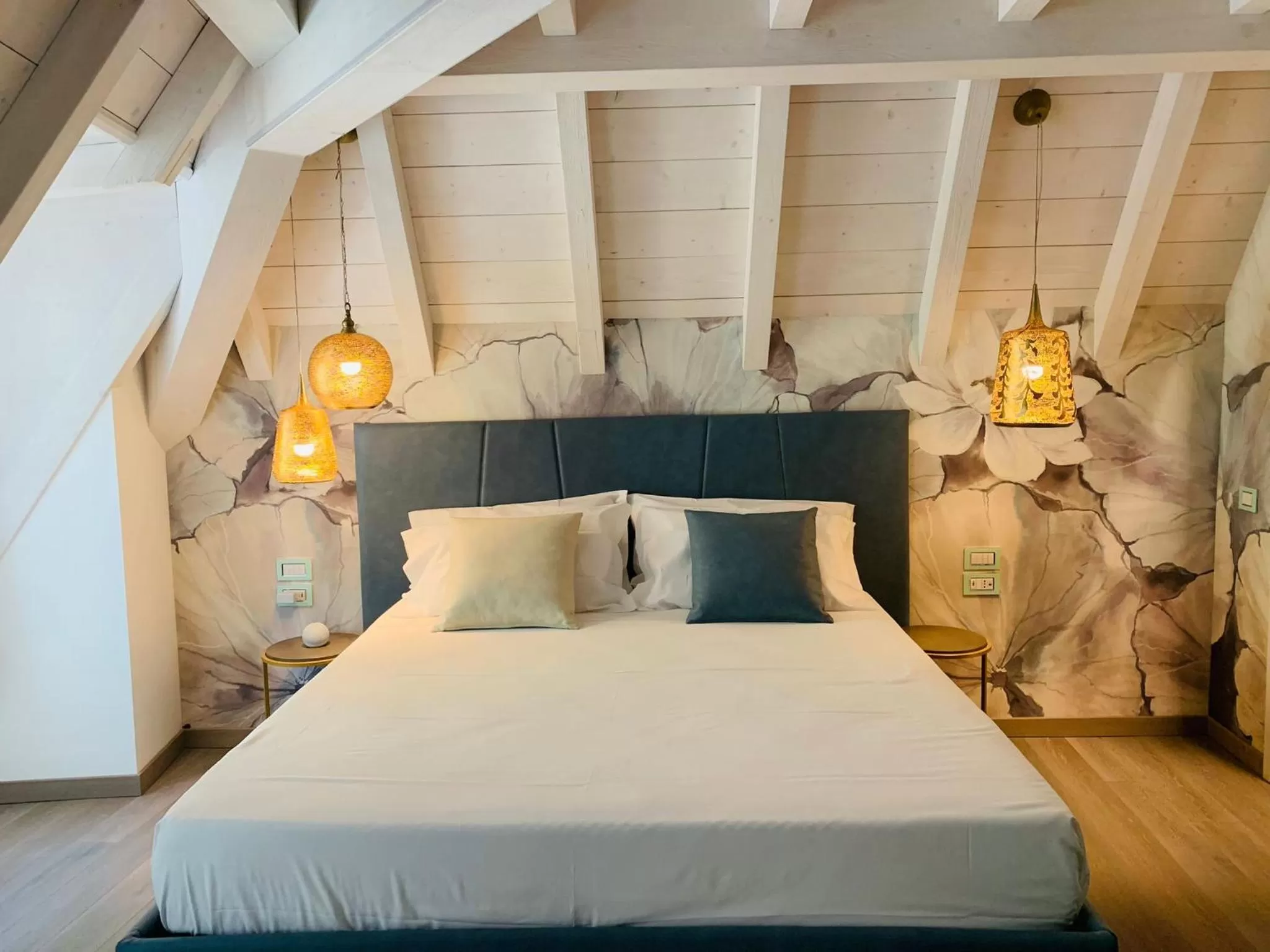 Bedroom, Bed in LUXURY SUITES ROCOPOM - Lake Front