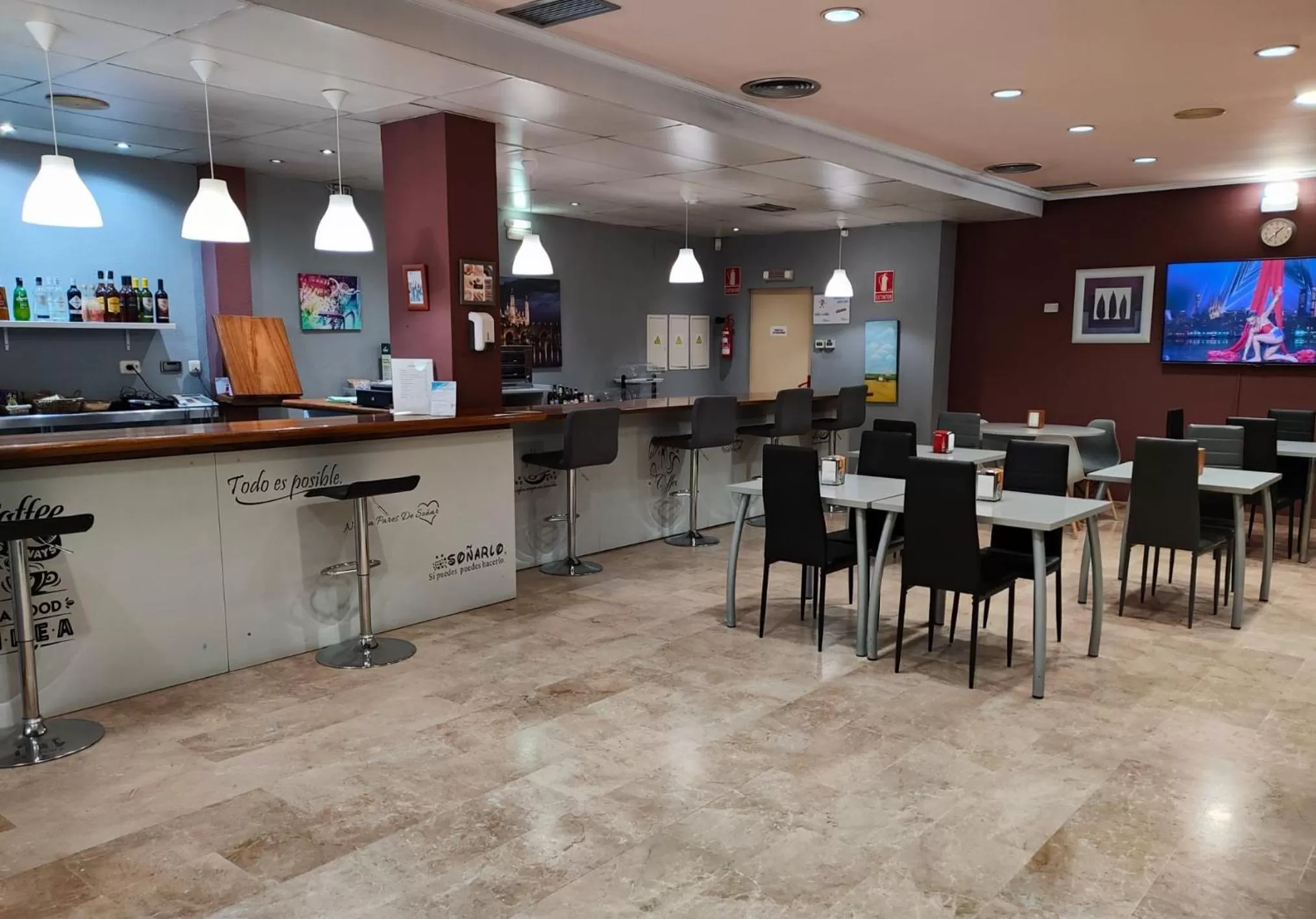 Restaurant/places to eat in Hotel Cogullada