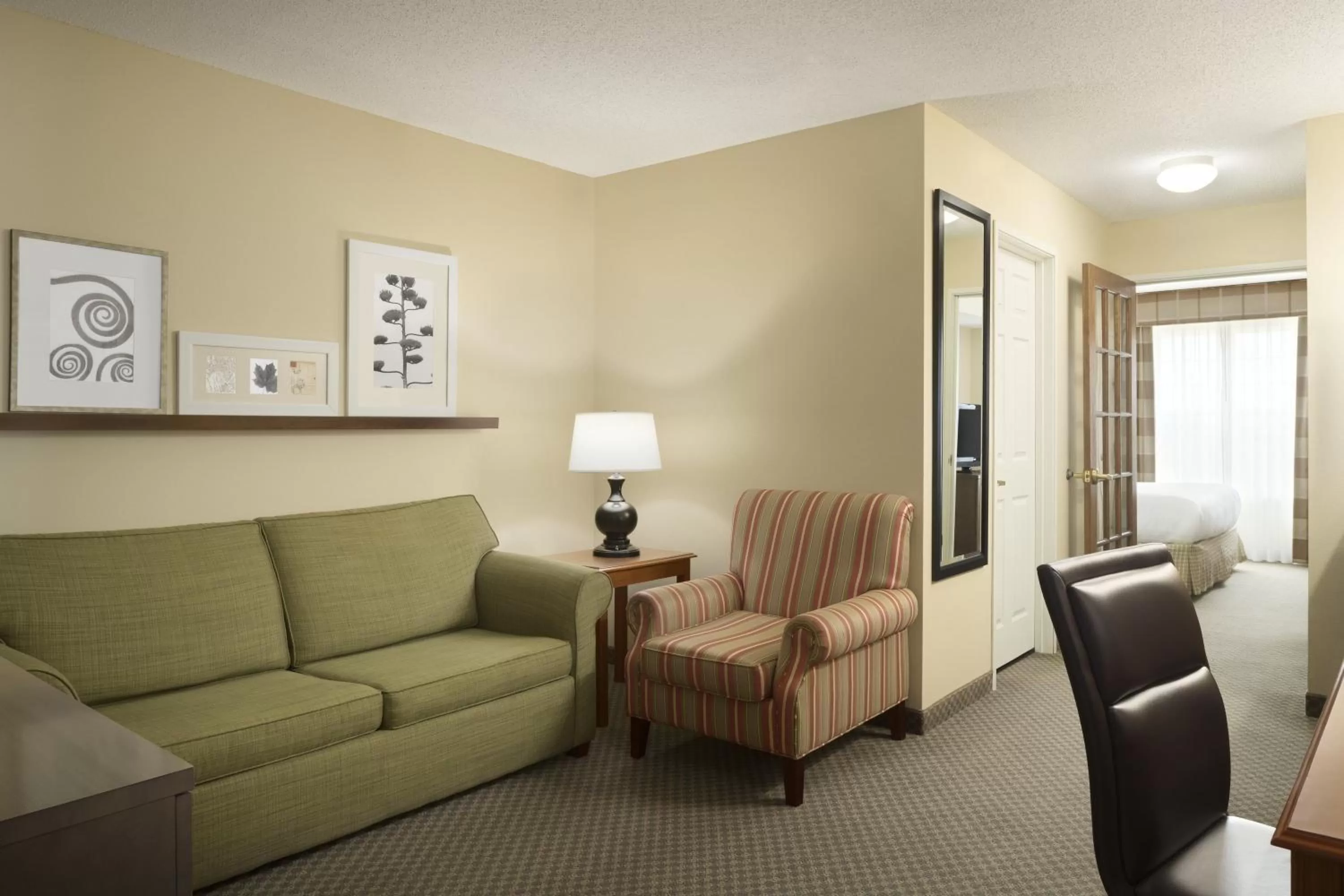 Photo of the whole room in Country Inn & Suites by Radisson, Grinnell, IA