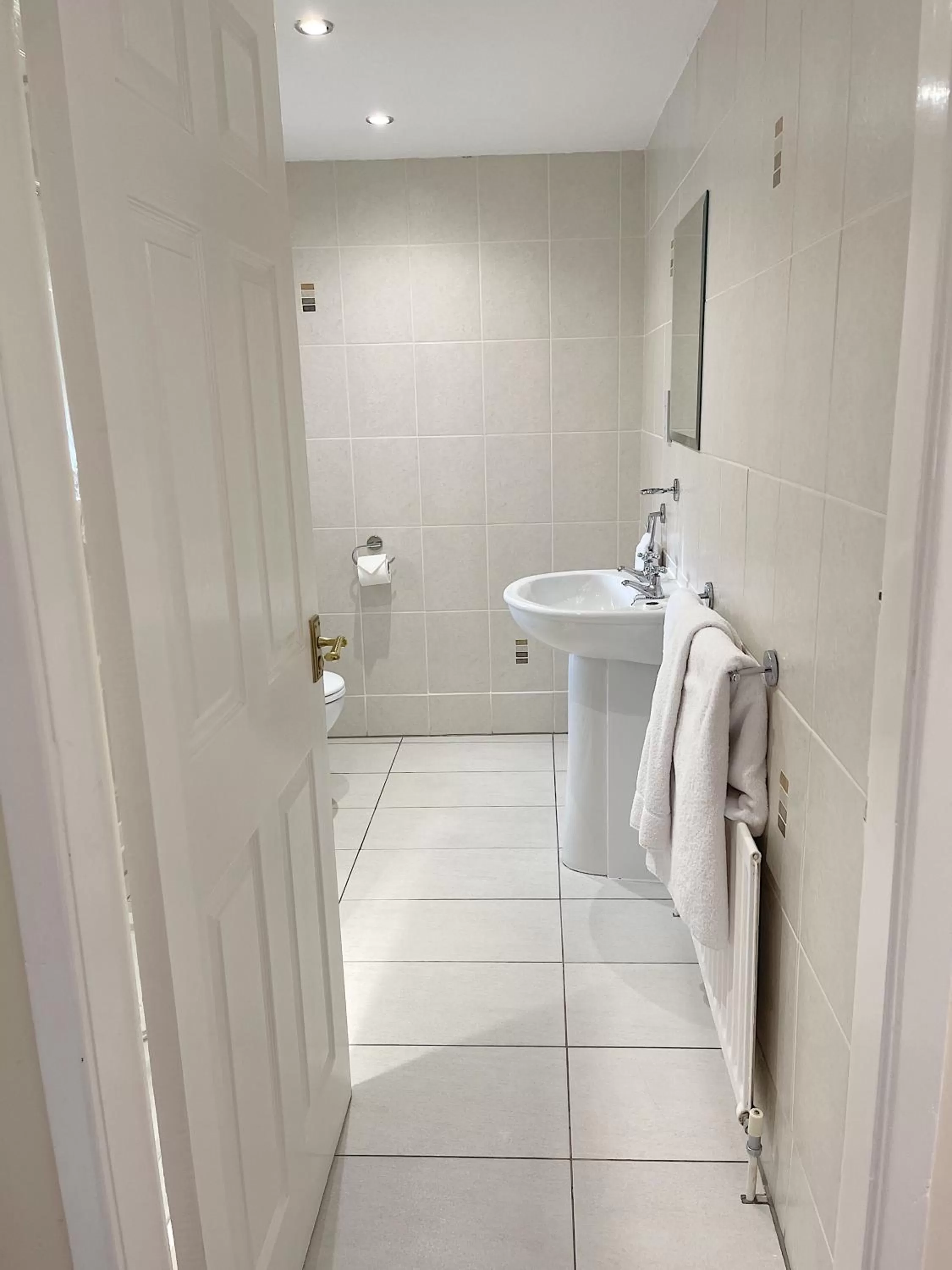 Bathroom in Anglers Arms