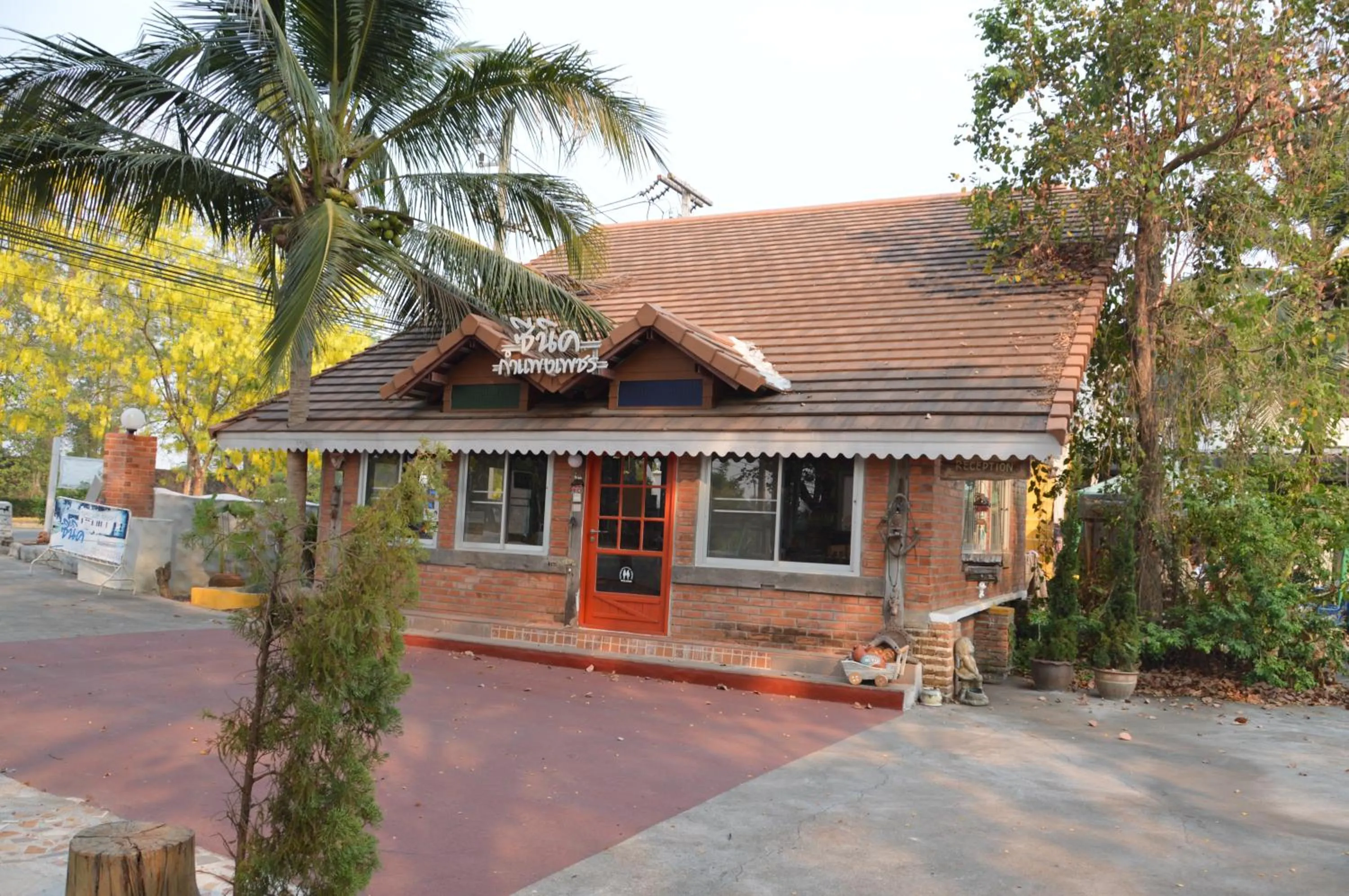 Scenic Riverside Resort