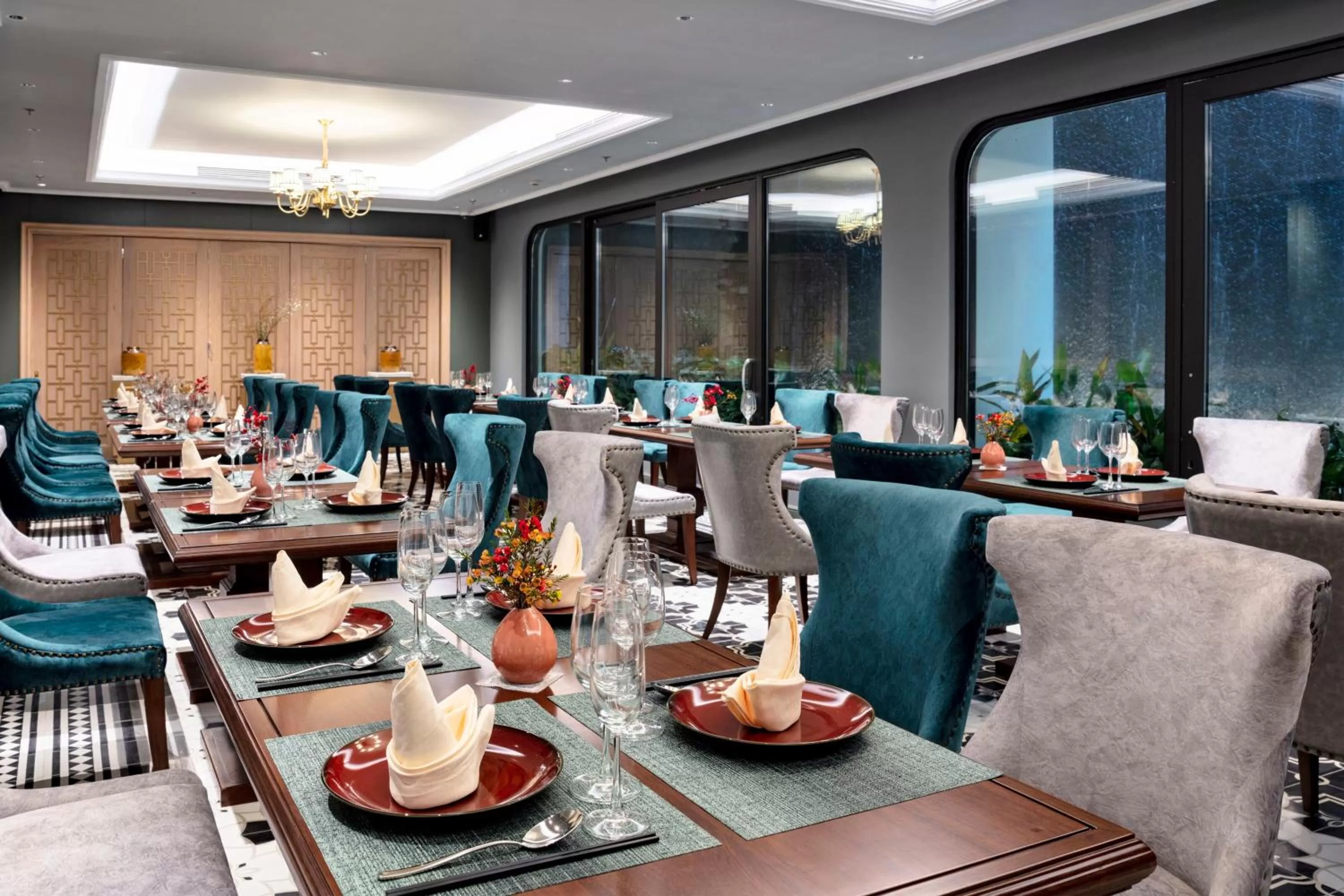 Restaurant/places to eat in Peridot Grand Luxury Boutique Hotel