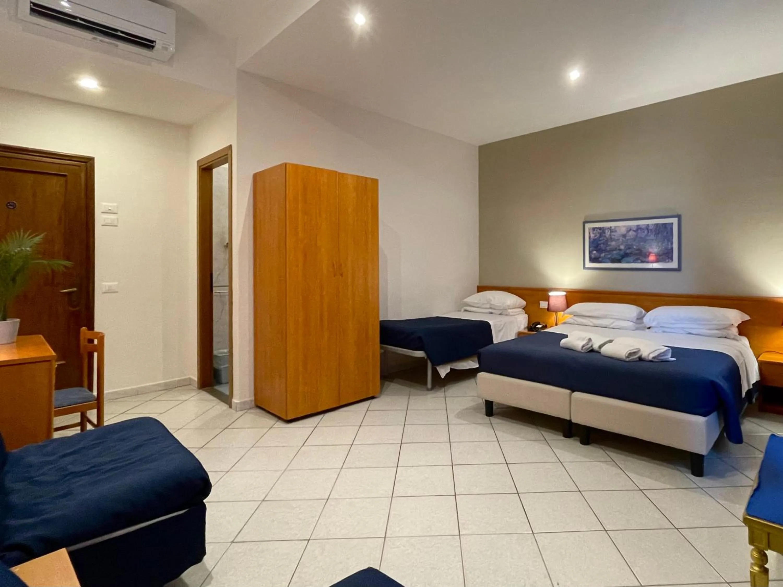 Bedroom, Bed in Hotel Leopolda