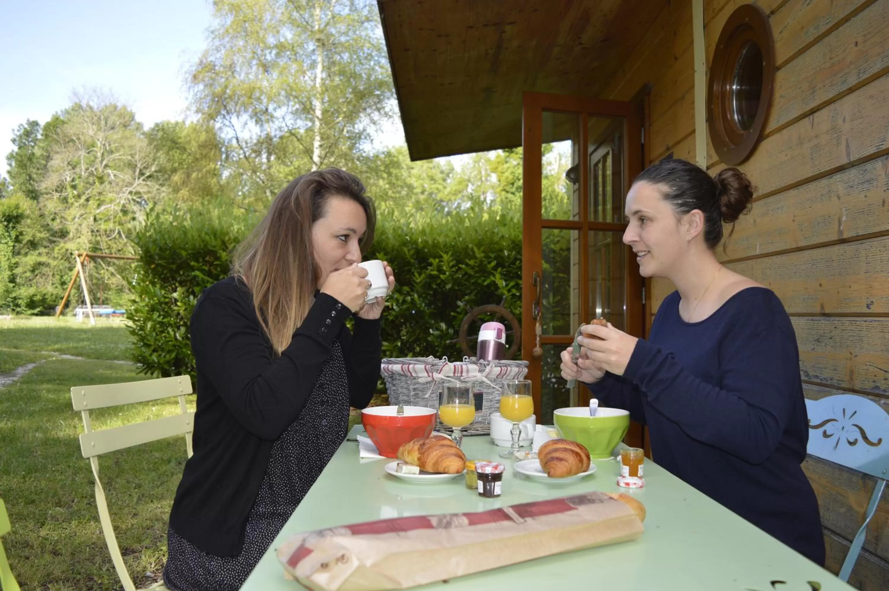 Day in Le Village de la Champagne - Slowmoov