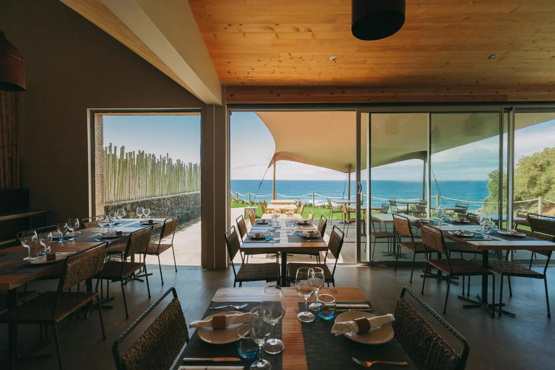 Restaurant/places to eat in Santa Barbara Eco-Beach Resort