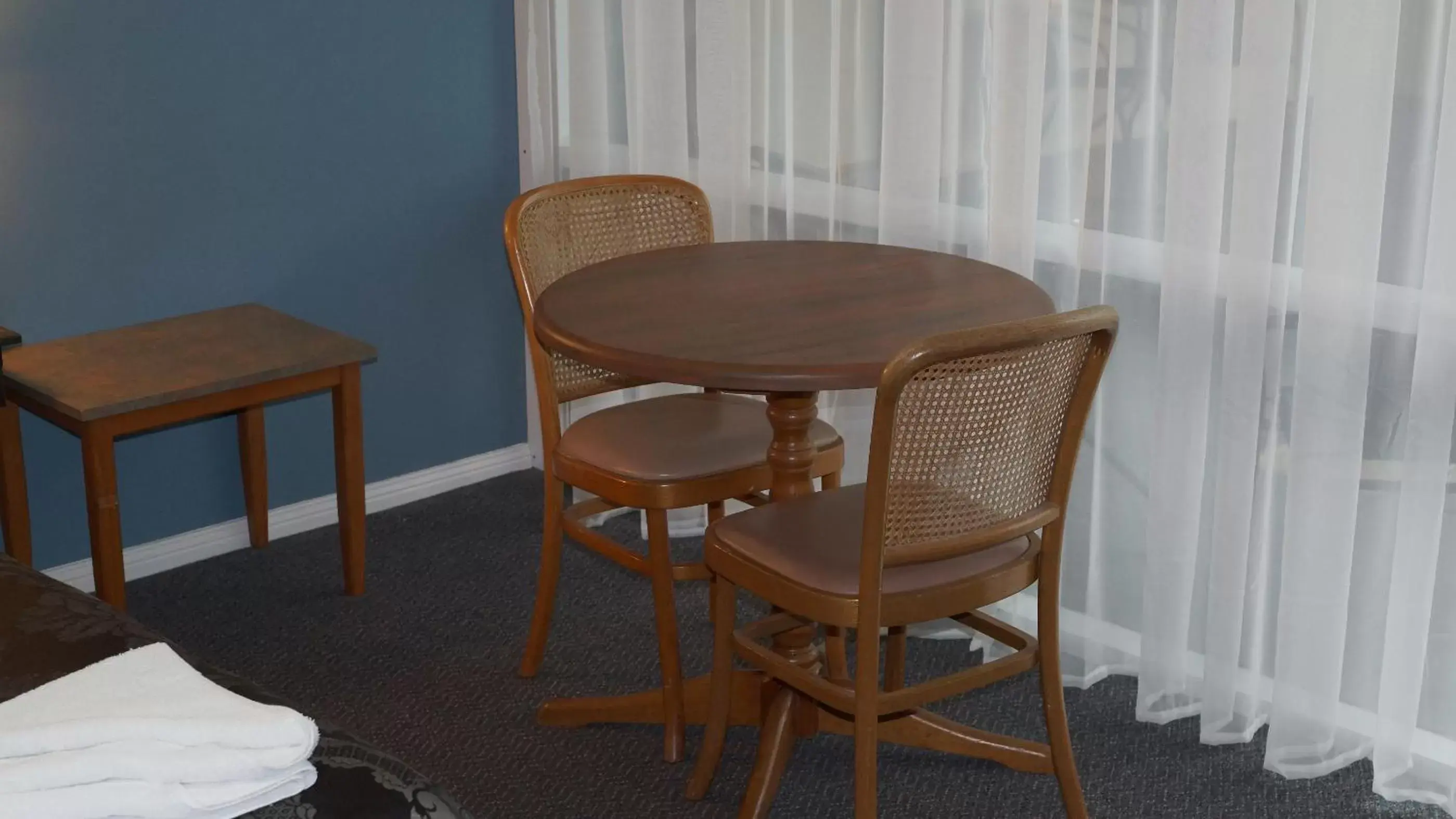 Standard Double Room in Golden Leaf Motel Standard Double Room in Golden Leaf Motel